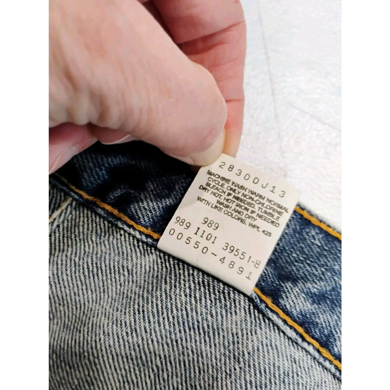 Levi's VINTAGE Levi's 550 Jeans Men's 36x31 Dark Wash Regular Inseam 31 Size US 36 / EU 52 - 6 Thumbnail