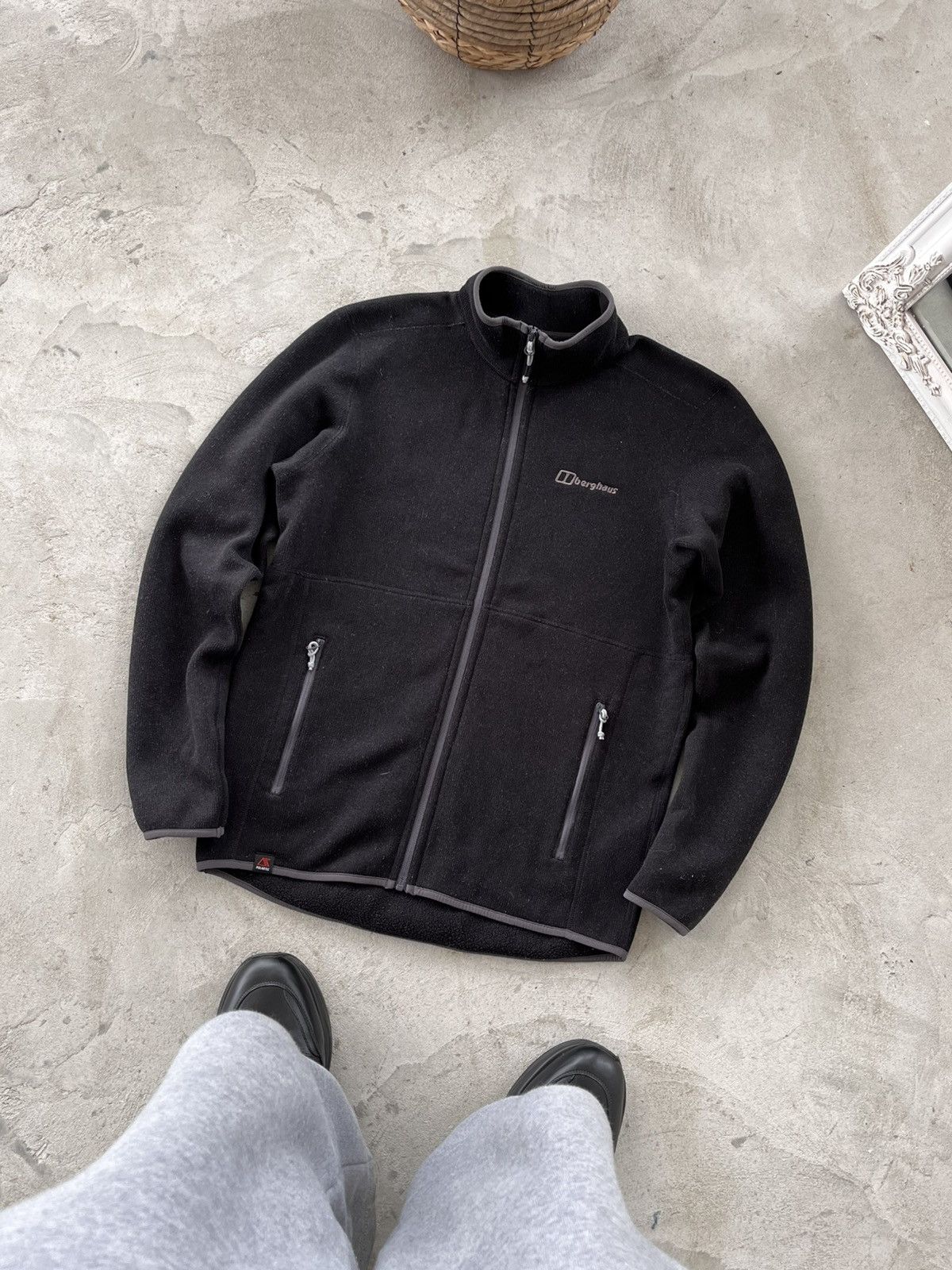 Berghaus Vintage Berghaus Polar Fleece Zip Jacket Black Outdoor Size US S / EU 44-46 / 1 - 1 Thumbnail