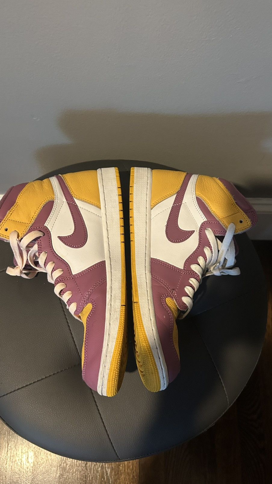 Jordan Brand Air Jordan 1 Retro High OG “Brotherhood” Size US 9.5 / EU 42-43 - 4 Thumbnail