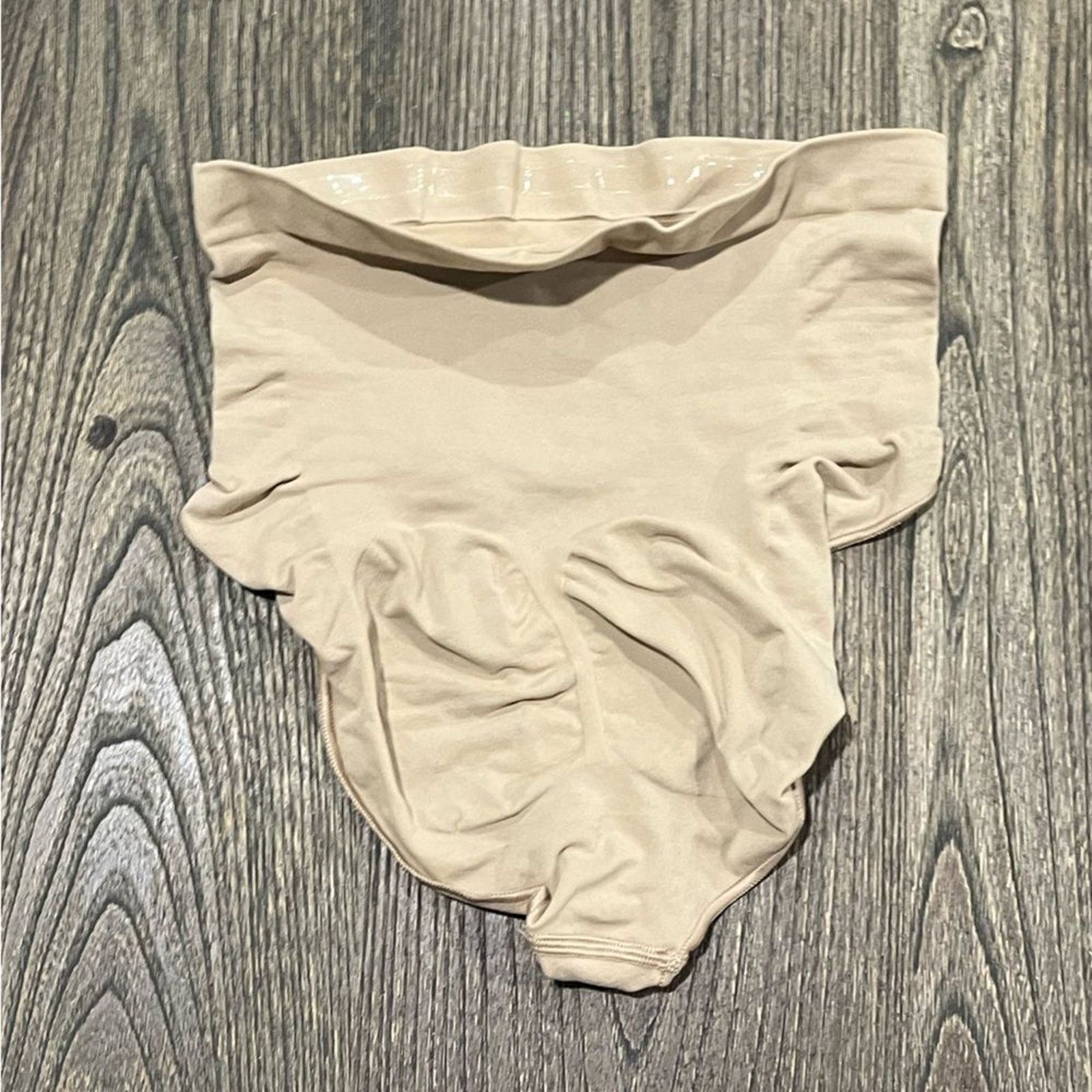 SKIMS NWOT Skims Seamless Sculpt Shapewear Stretch Fitted Size L Size ONE SIZE - 3 Thumbnail