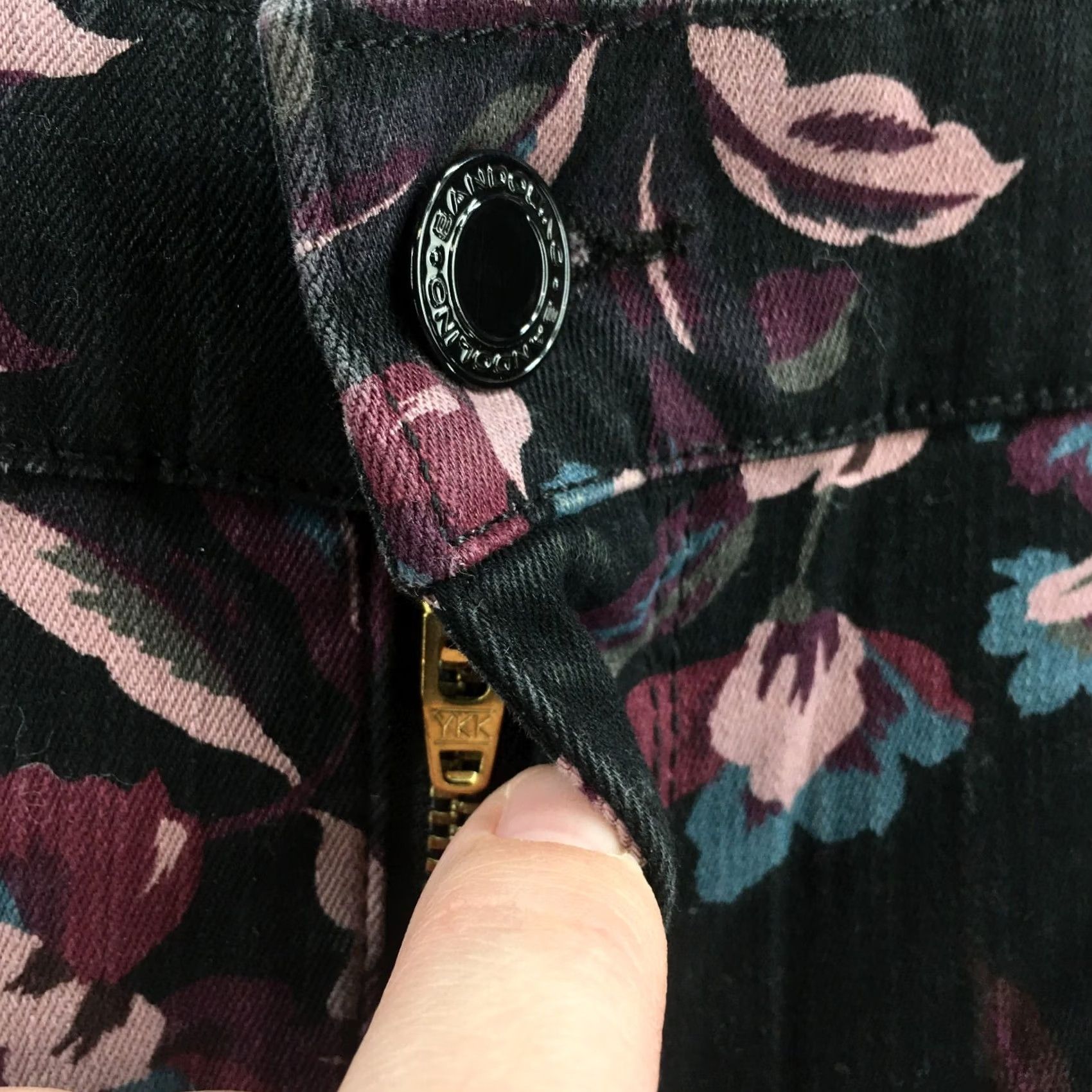 Vintage Bandolino Amy Modern Straight Leg Jeans Womens 8 Black Floral NEW Size 24" / US 00 / IT 34 - 4 Thumbnail