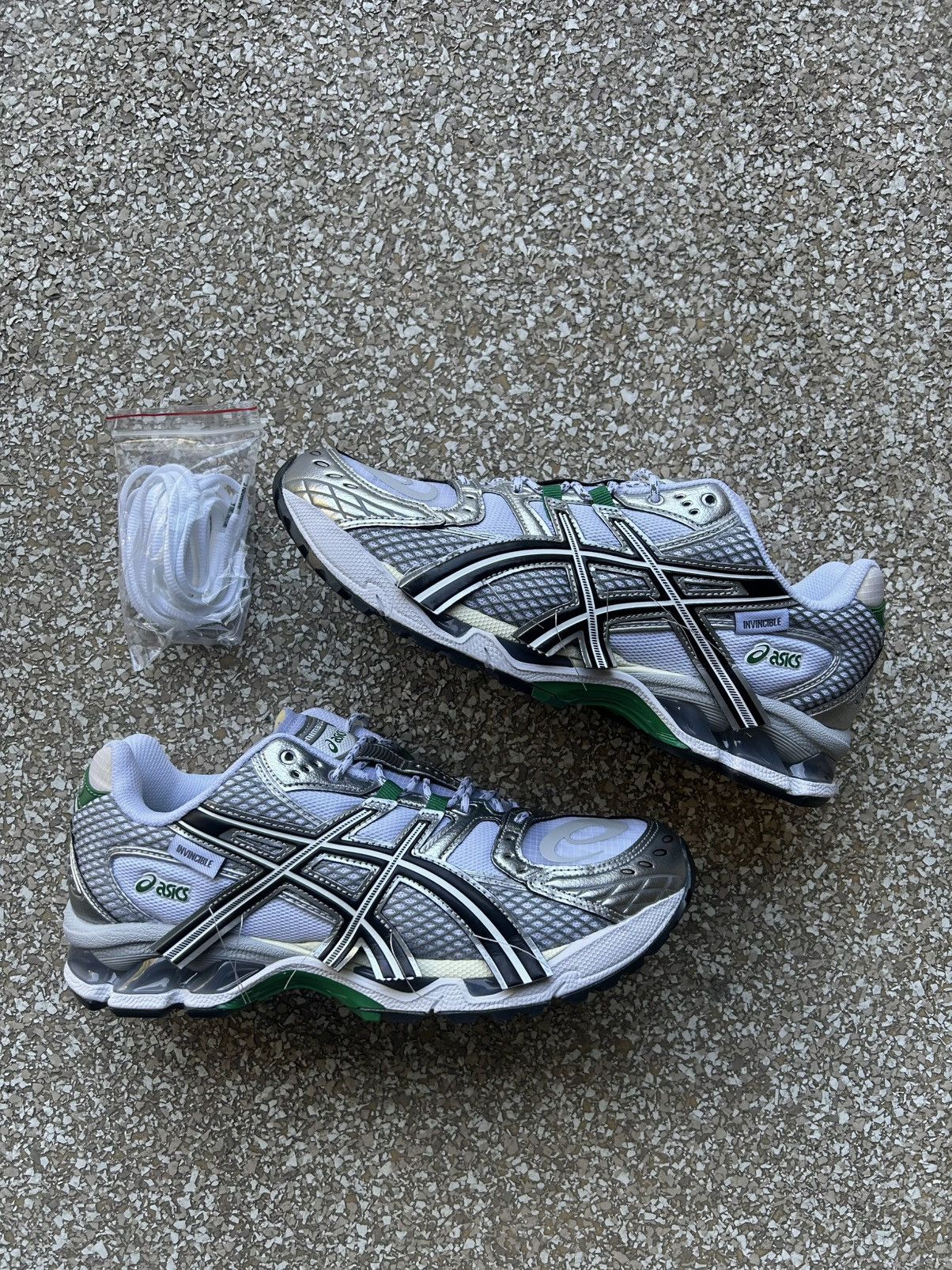 Asics Asics x Invincible Gel-Nimbus 10.1 Green Size US 9 / EU 42 - 1 Thumbnail