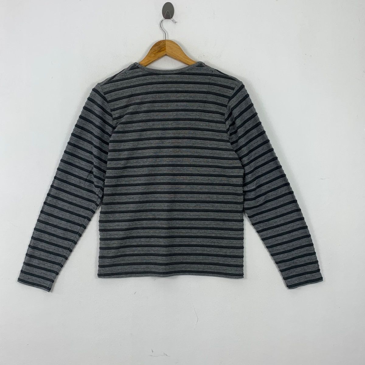 Beams Plus Vintage BEAMS PLUS HEART Collection V Neck Tee Shirt Top Size S / US 4 / IT 40 - 3 Thumbnail