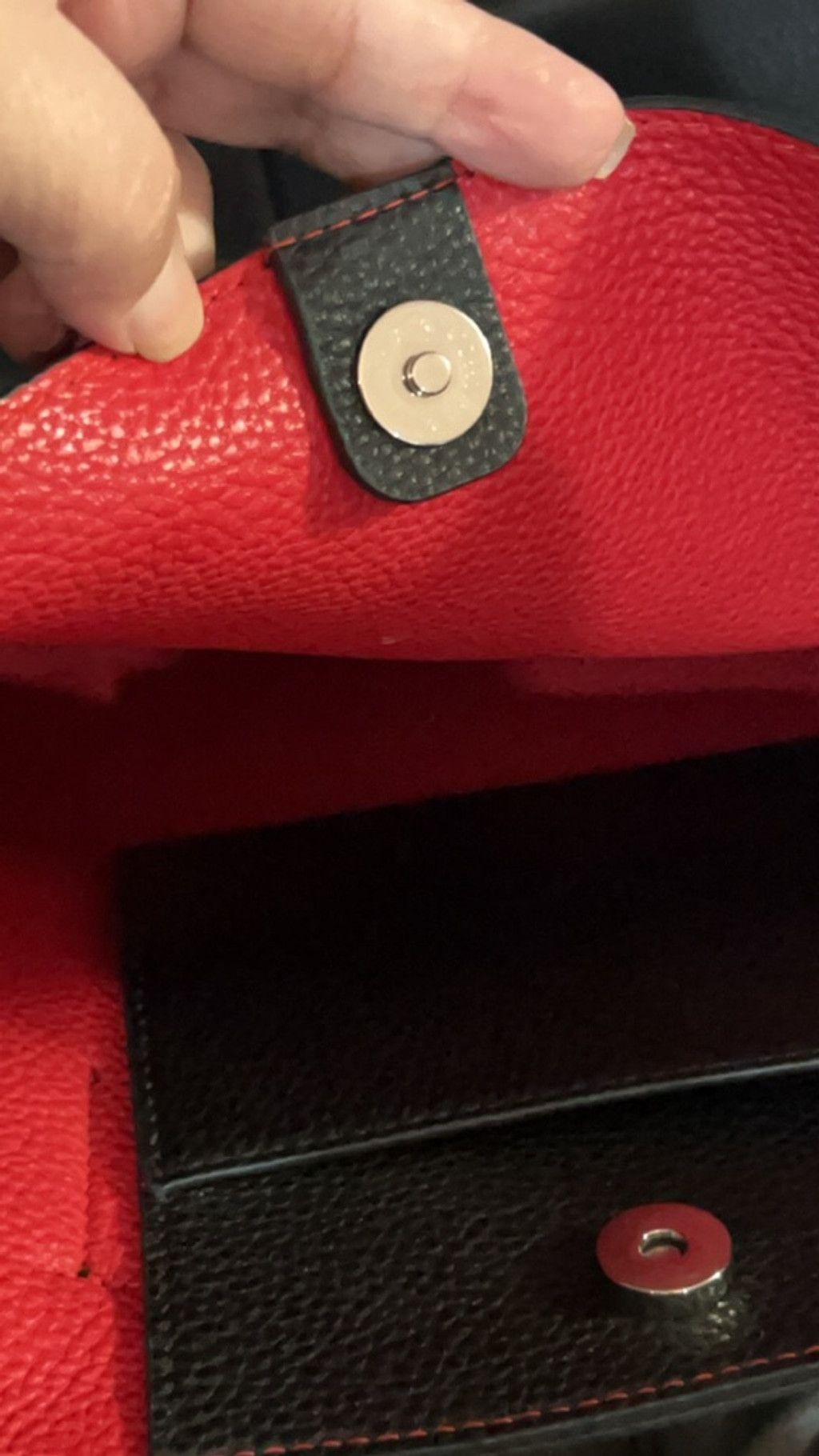 The Unbranded Brand Women's Unbranded Black Tote Bag with Red Interior, One Size Size ONE SIZE - 7 Thumbnail