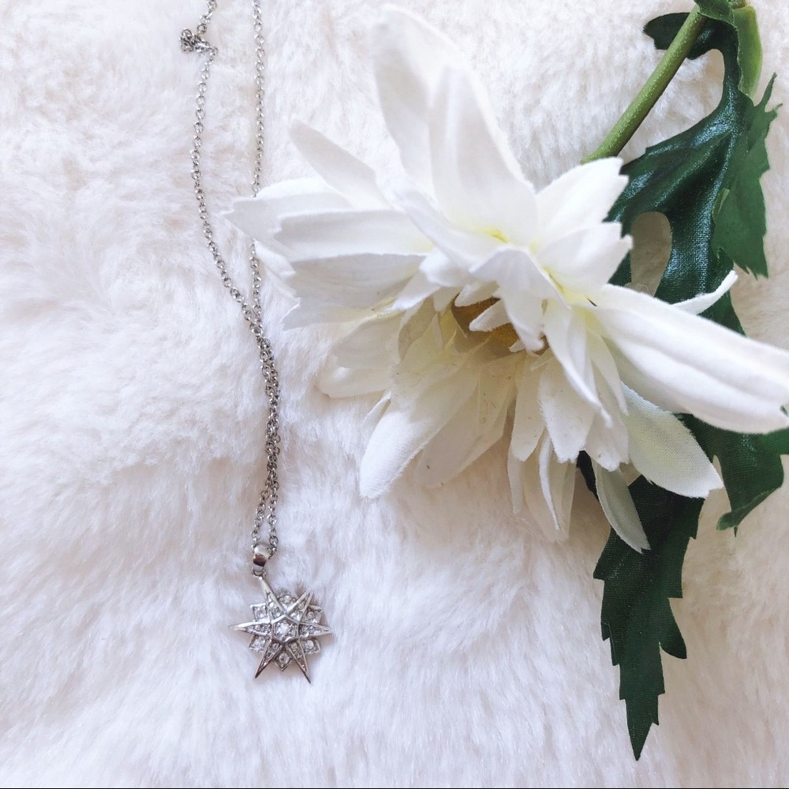 Other Sterling Silver Snowflake Necklace Size ONE SIZE - 1 Thumbnail