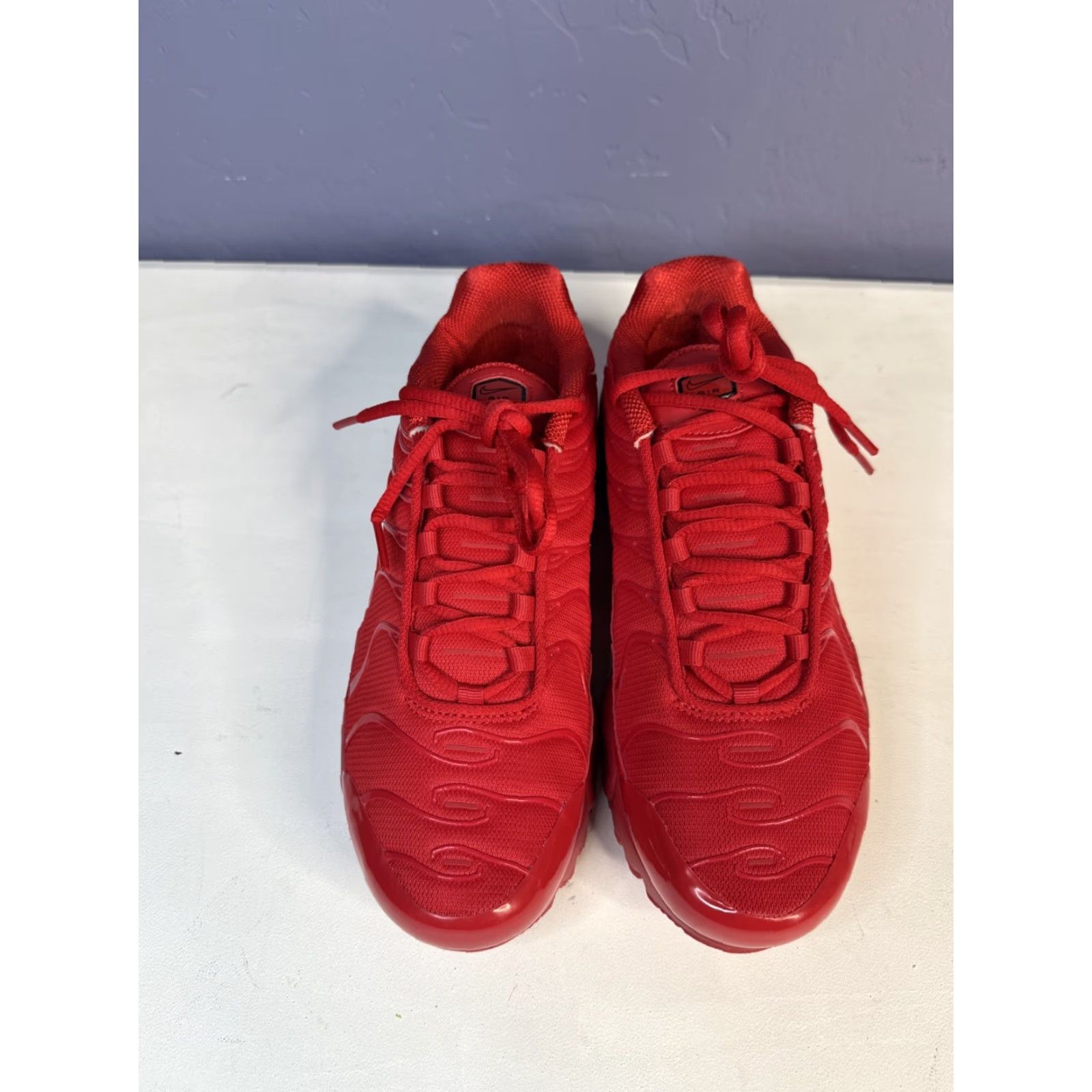 Nike Nike Air Max Plus TN Tuned GS Triple Red University October 6Y Women’s 7.5 Nike Shoes Sneaker Womens Athletic Lace Up Textured Red 80s 90s Size ONE SIZE - 6 Thumbnail