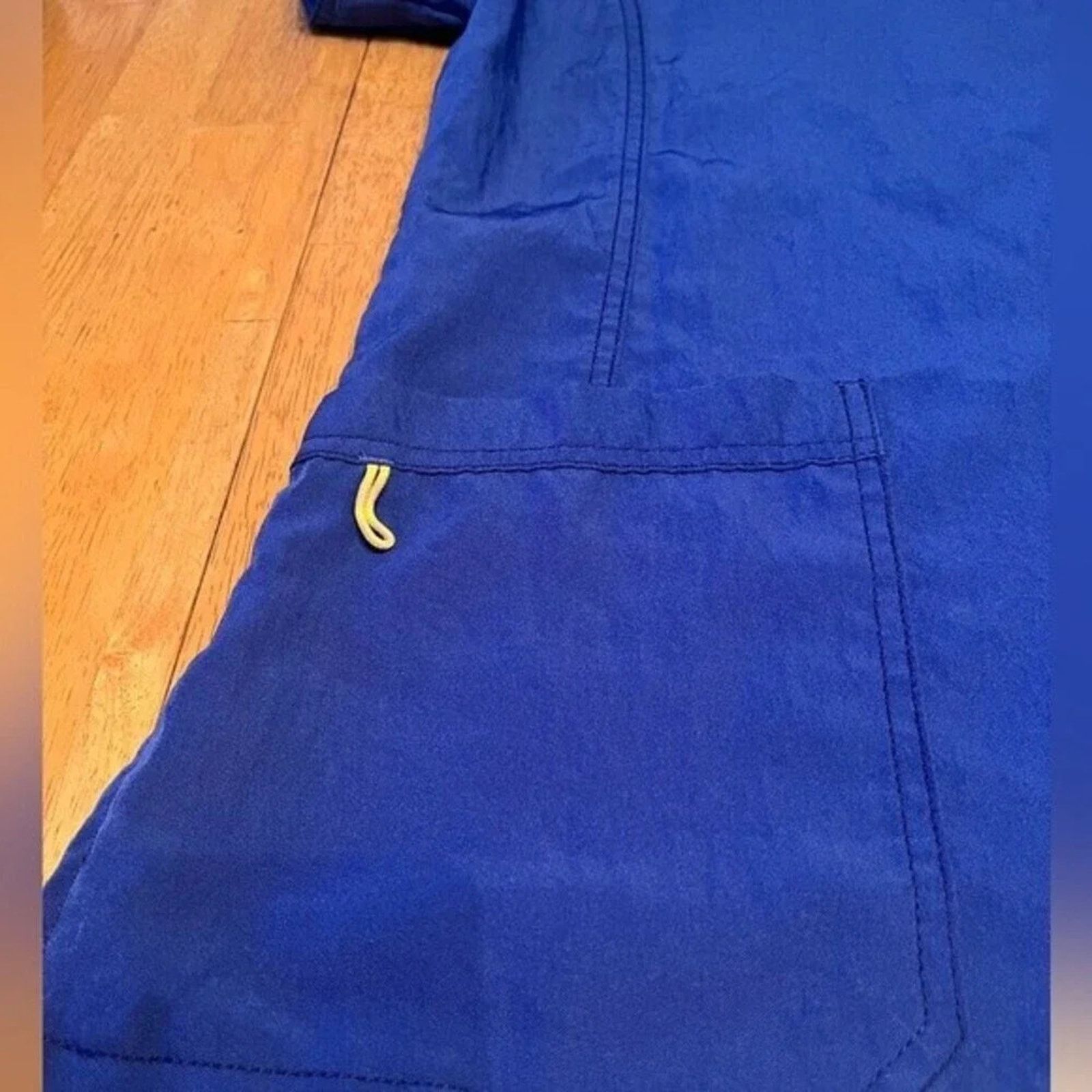 The Unbranded Brand WonderWink scrub top, size Large with two front pockets. Size L / US 10 / IT 46 - 4 Thumbnail