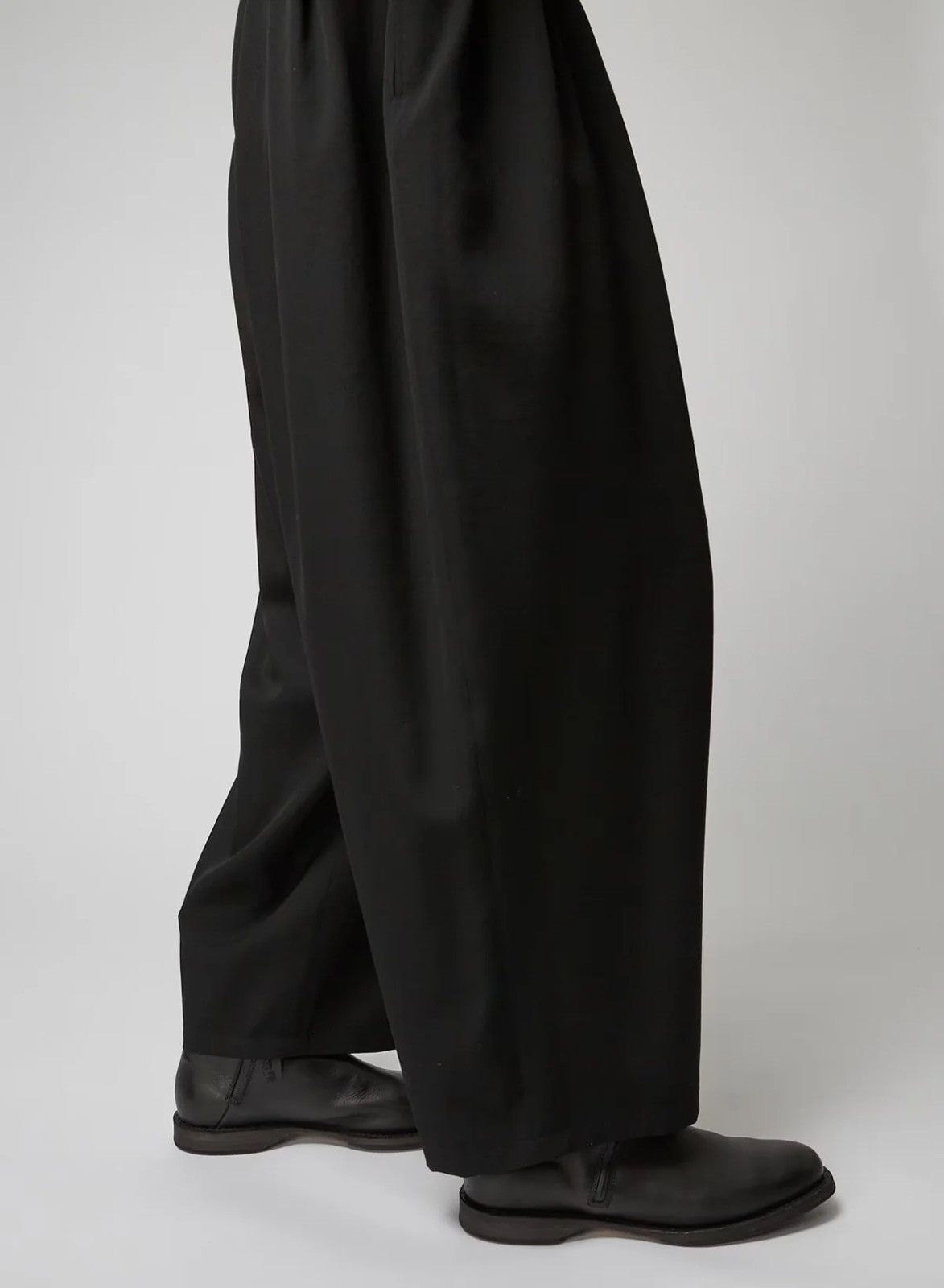 Yohji Yamamoto Yohji Yamamoto Pour Homme 12 Tuck Thick Wide Trousers Size US 34 / EU 50 - 15 Thumbnail