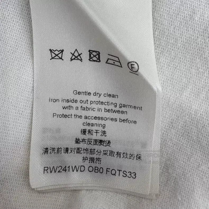 Louis Vuitton Louis Vuitton Solid Logo Label Round Neck Dragon Year Limi Size M / US 6-8 / IT 42-44 - 4 Thumbnail