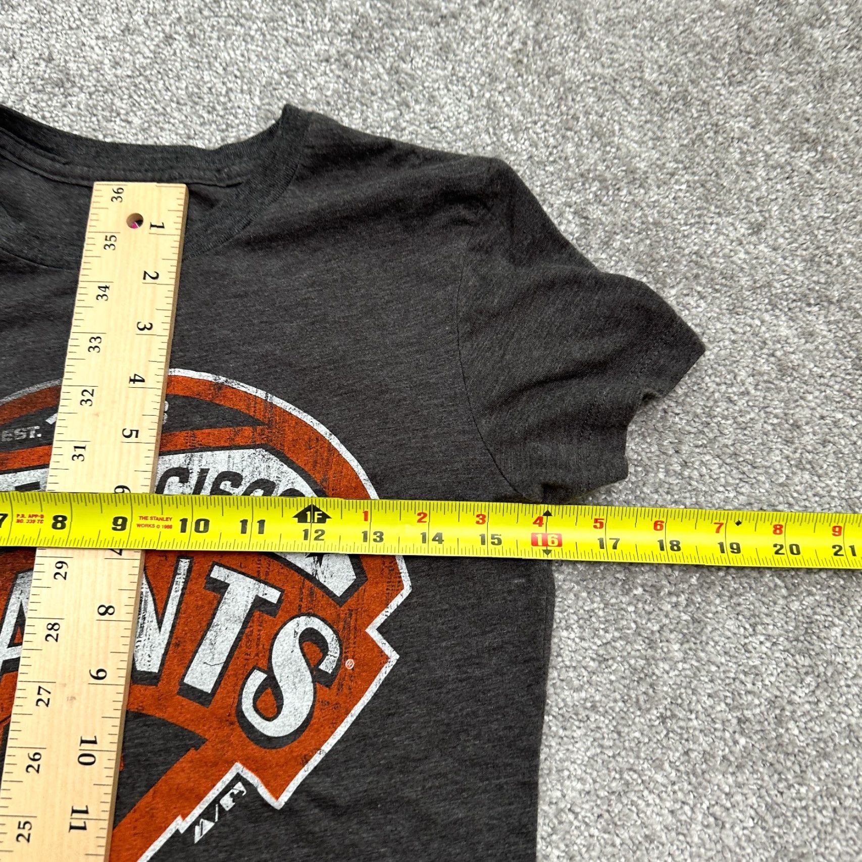 Vintage Majestic Graphic T-Shirt Womens Small Gray San Francisco Giants Baseball Tee Size S / US 4 / IT 40 - 6 Thumbnail