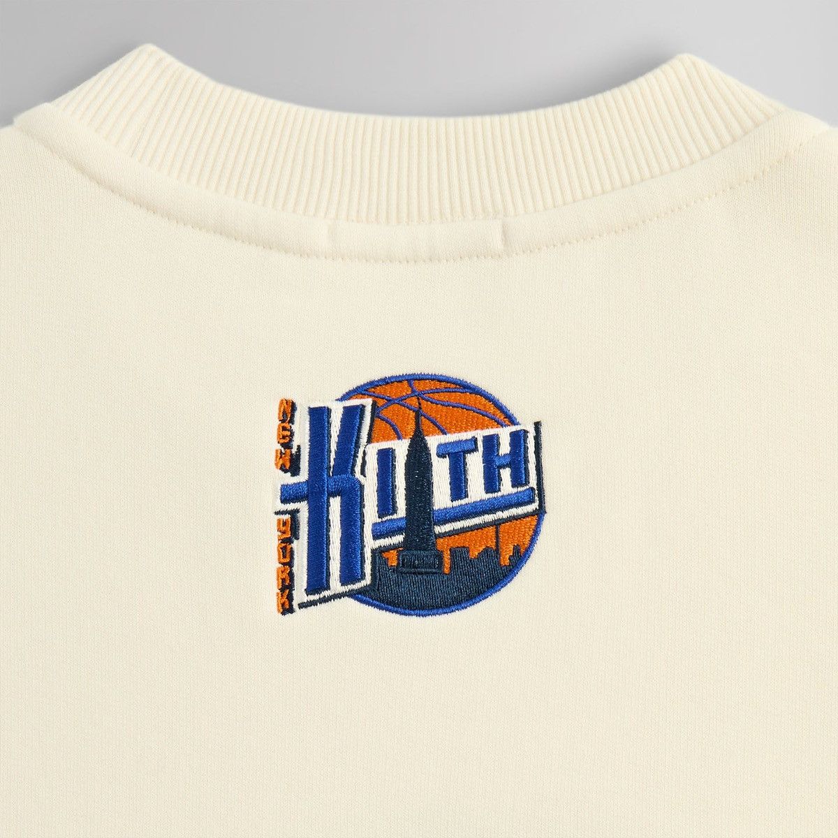Kith Kith for the New York Knicks City Vintage Nelson Crewneck Size US XXL / EU 58 / 5 - 6 Thumbnail