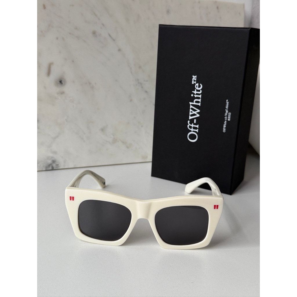 Off-White NEW Off White Selma White Oversized Sunglasses Size ONE SIZE - 3 Thumbnail