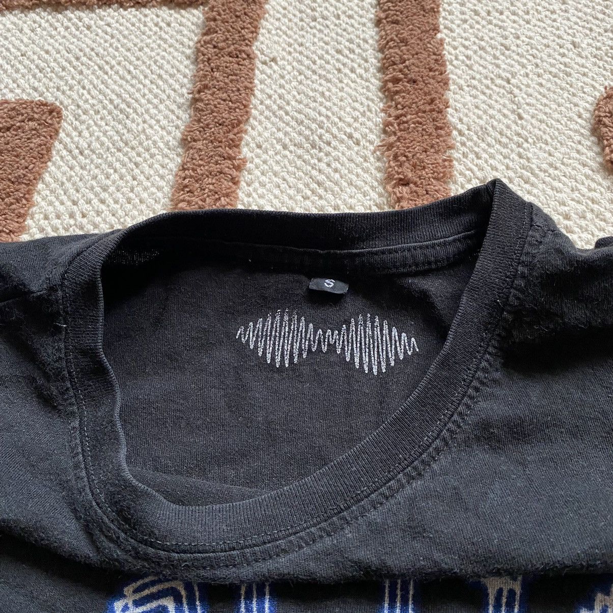 Band Tees AMAZING ARCTIC MONKEYS BAND NEON LOGO TOUR T SHIRT Size US S / EU 44-46 / 1 - 5 Thumbnail