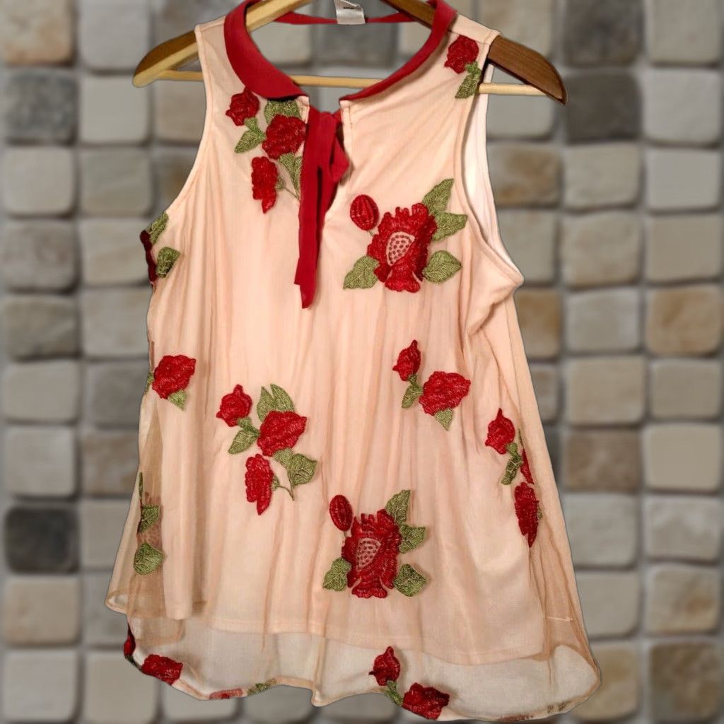 Disney Disney Lauren Conrad Snow White Shirt Small Peach Sleeveless Sheer Red Flowers Size S / US 4 / IT 40 - 1 Thumbnail