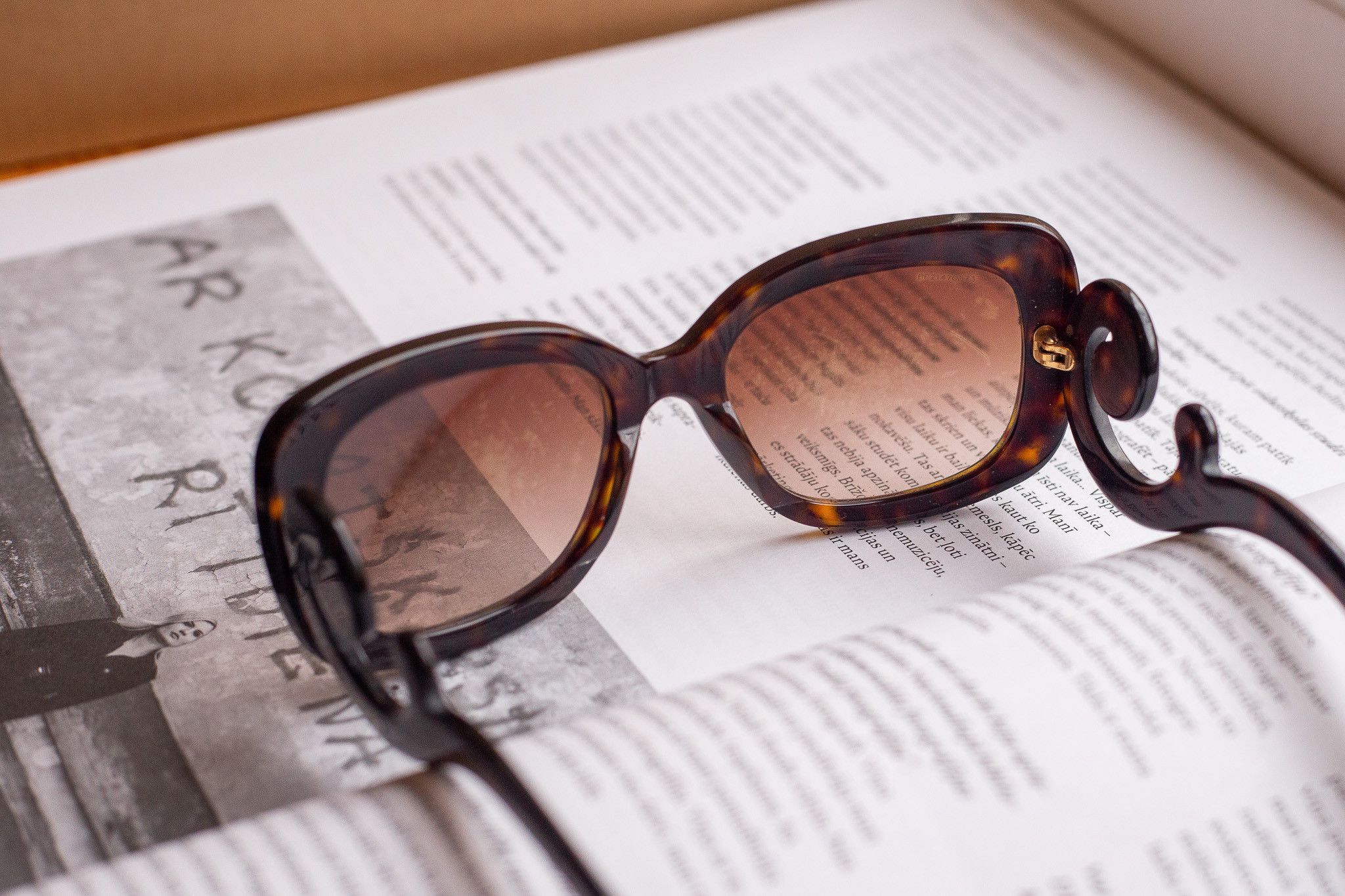 Prada Prada SPR 27N "Minimal Baroque" Archive Sunglasses Size ONE SIZE - 7 Thumbnail