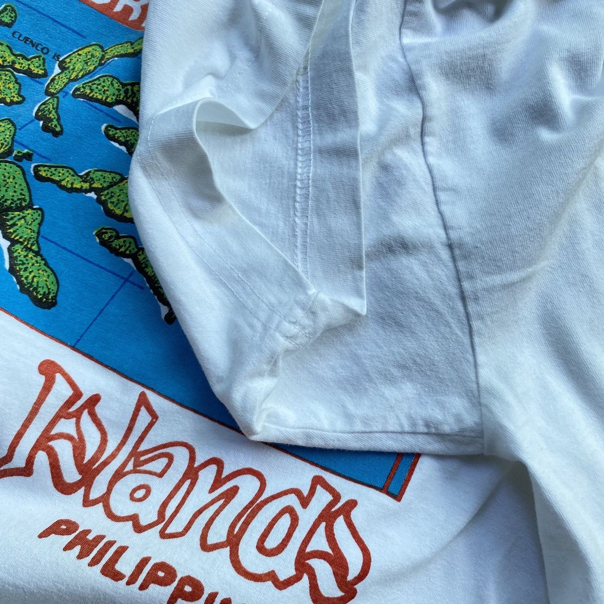 Designer × Vintage PHILIPPINES Blue Island Chest Print Tee Size US L / EU 52-54 / 3 - 14 Thumbnail