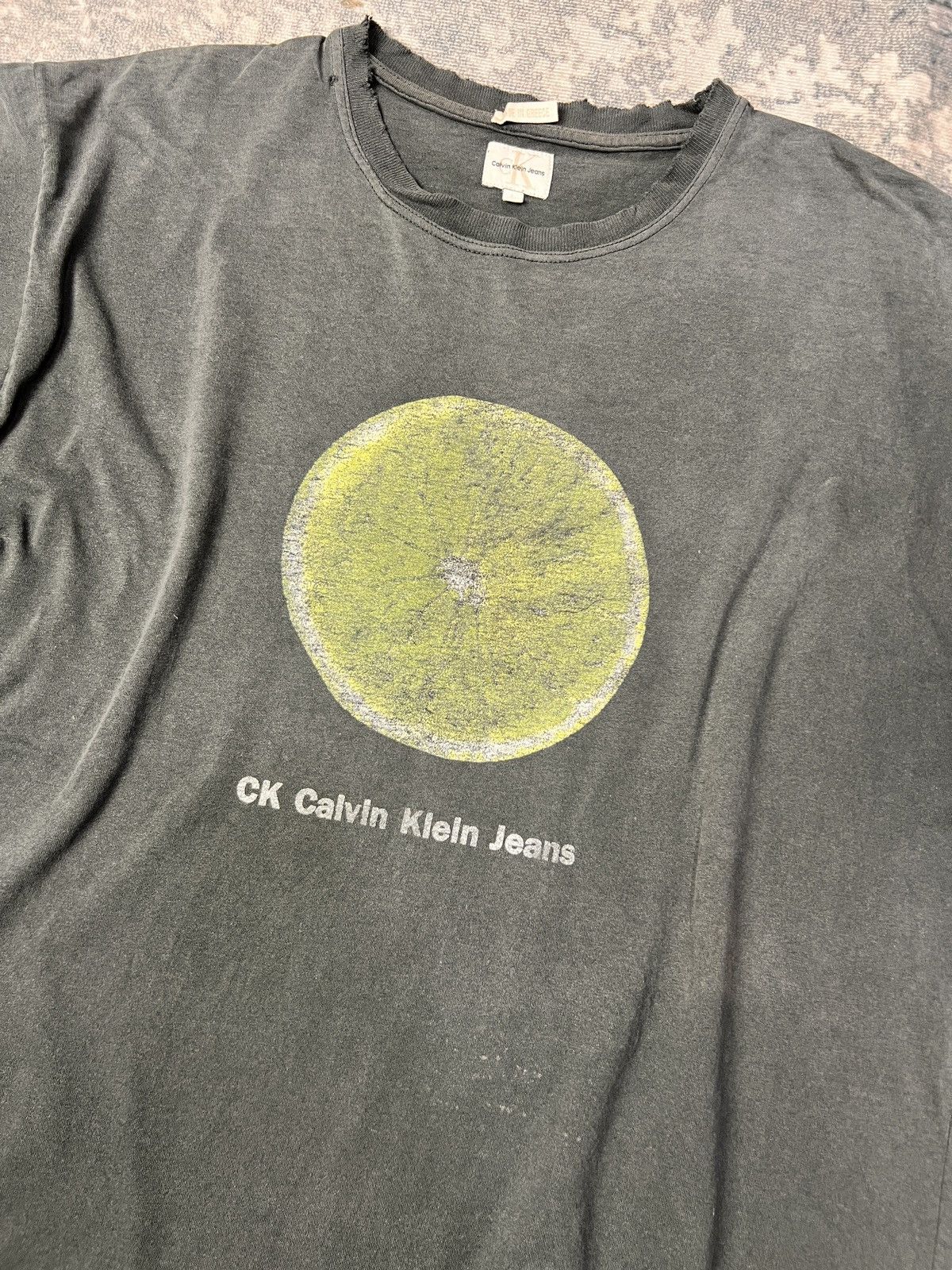 Calvin Klein 90’s Calvin Klein Lemon Cut Tshirt Size US L / EU 52-54 / 3 - 3 Thumbnail