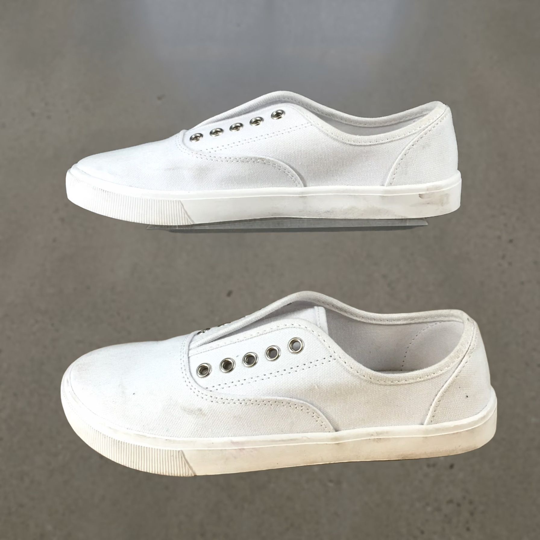 Vintage Time and Tru Shoes Womens White Casual Sneakers Canvas Round Toe Low Top Size M / US 6-8 / IT 42-44 - 1 Thumbnail