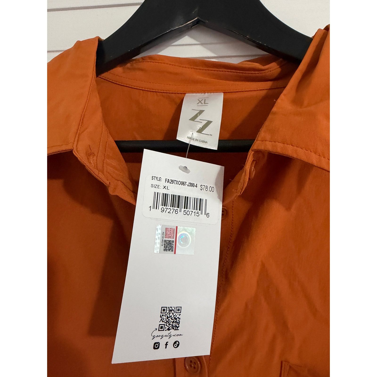 NCAA NWT Texas Longhorns Button-Up Shirt Men's Size XL Size US XL / EU 56 / 4 - 3 Thumbnail