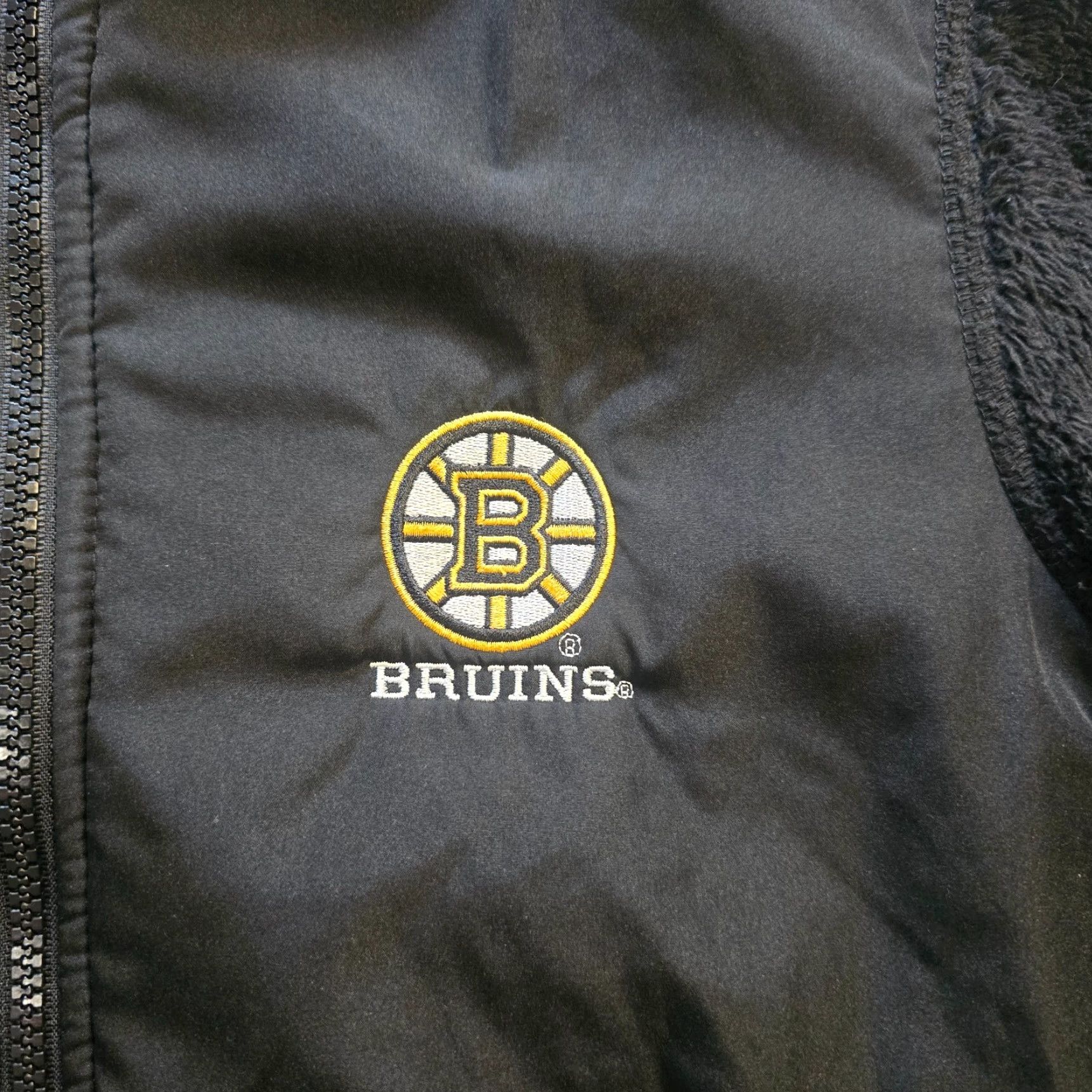 Vintage VINTAGE Bruins Sweater Womens Size Small Black Fleece Fuzzy Full Zip Long Sleeve Casual Size S / US 4 / IT 40 - 3 Thumbnail