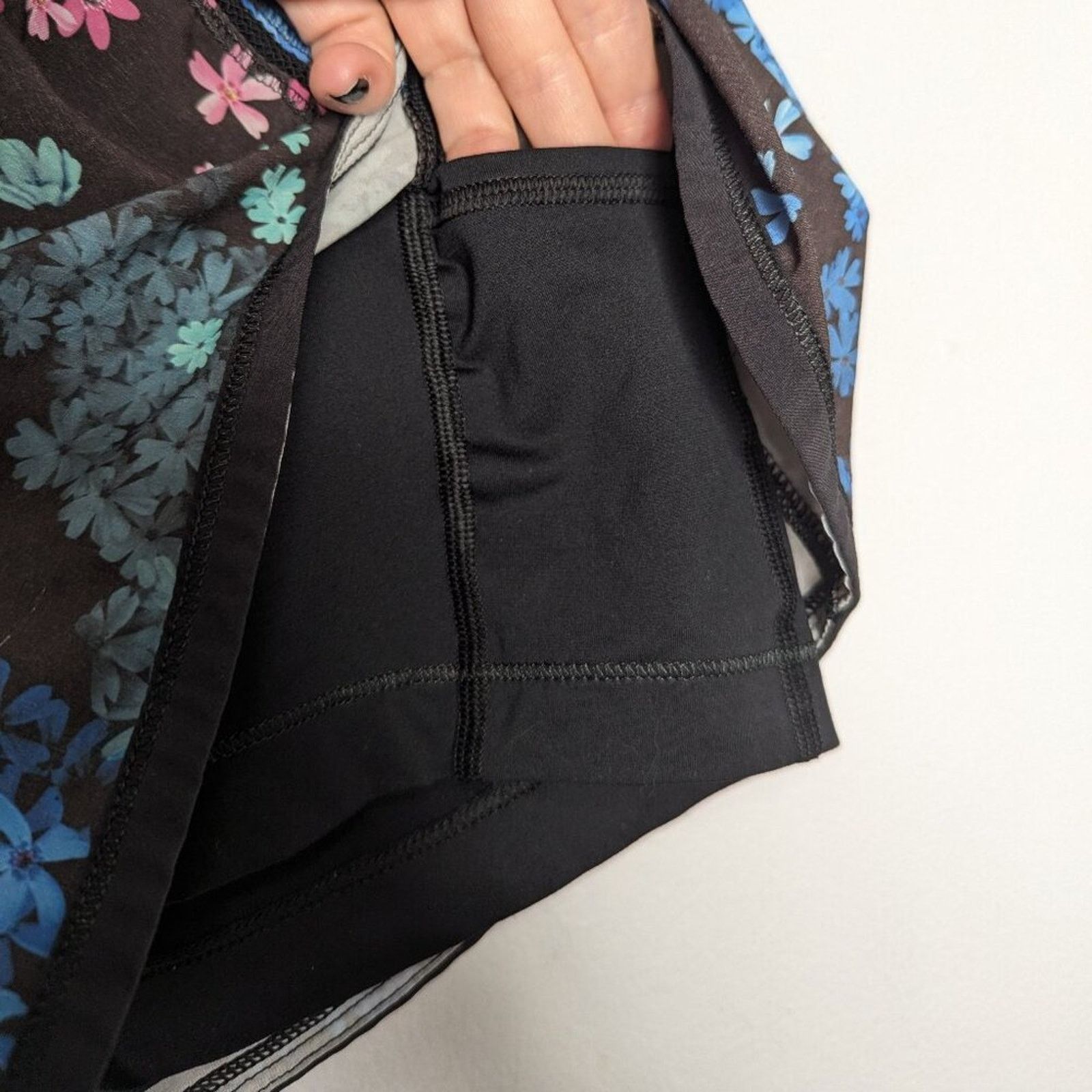 Lululemon Lululemon In A Flash Shorts Petal Pop Floral Print Black Size 30" / US 8 / IT 44 - 5 Thumbnail