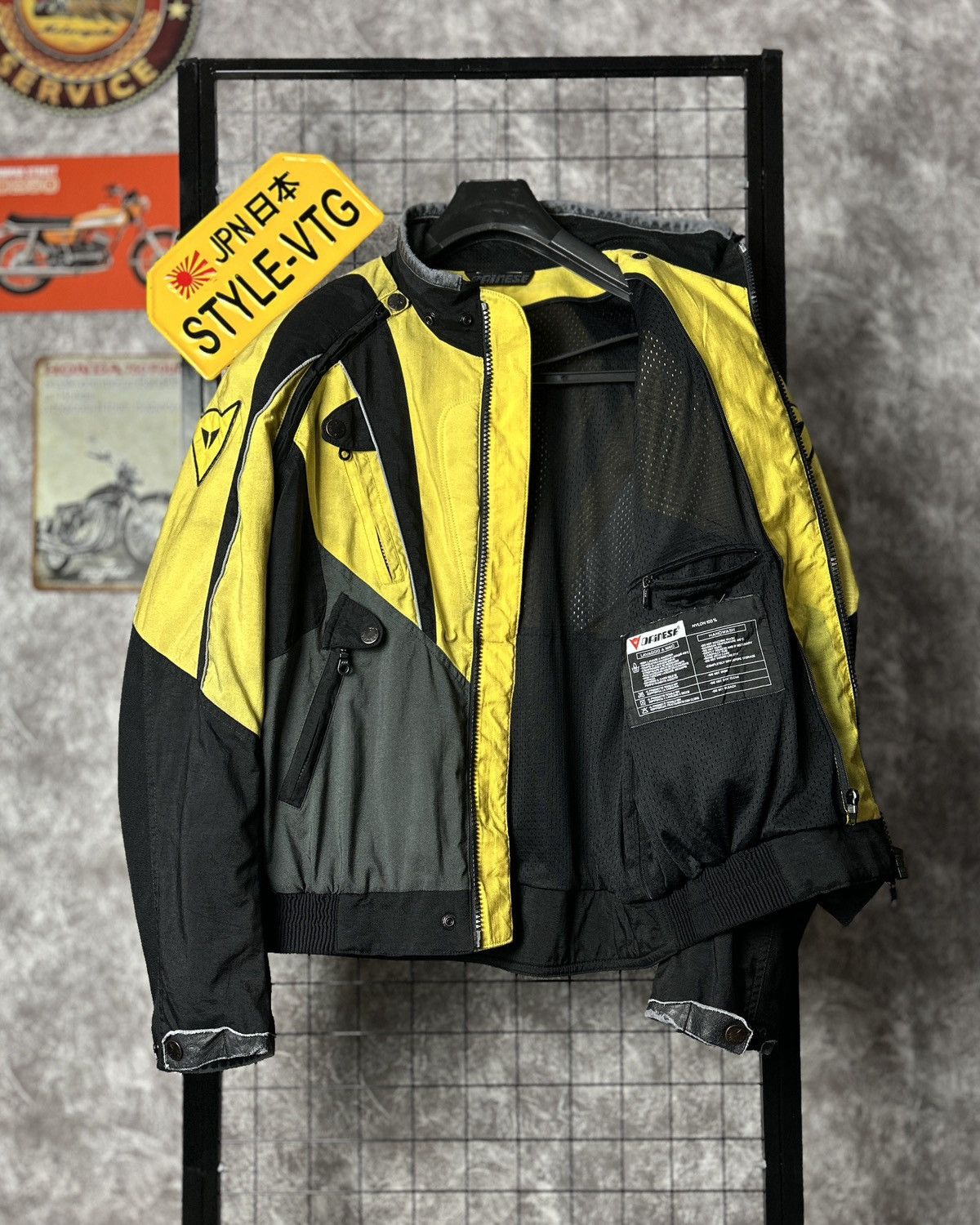 Dainese Dainese italy 90s Vintage Racing Jacket vale yellow 46 rossi Size US M / EU 48-50 / 2 - 7 Thumbnail