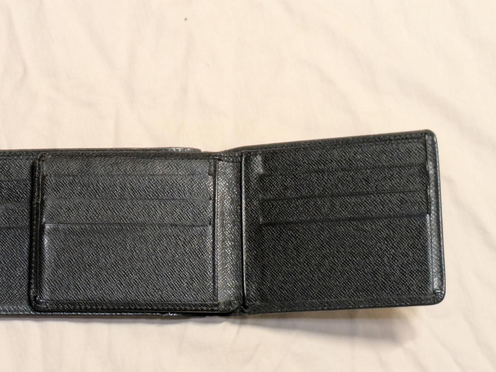 Louis Vuitton Louis Vuitton Multiple Wallet in Black Epi Size ONE SIZE - 4 Thumbnail