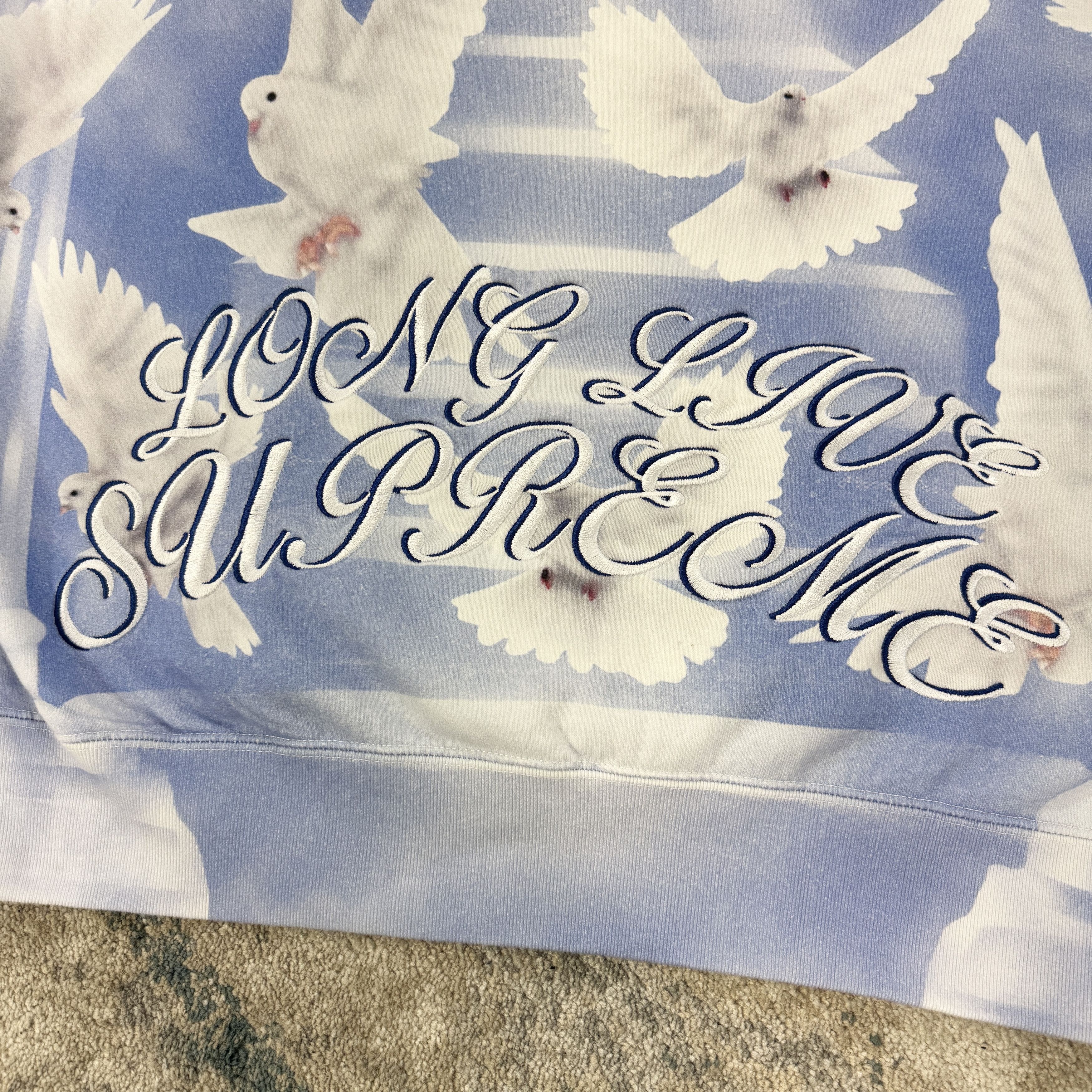 Supreme Supreme Doves Hooded Sweatshirt In Blue & White RRP £500 Size US M / EU 48-50 / 2 - 3 Thumbnail
