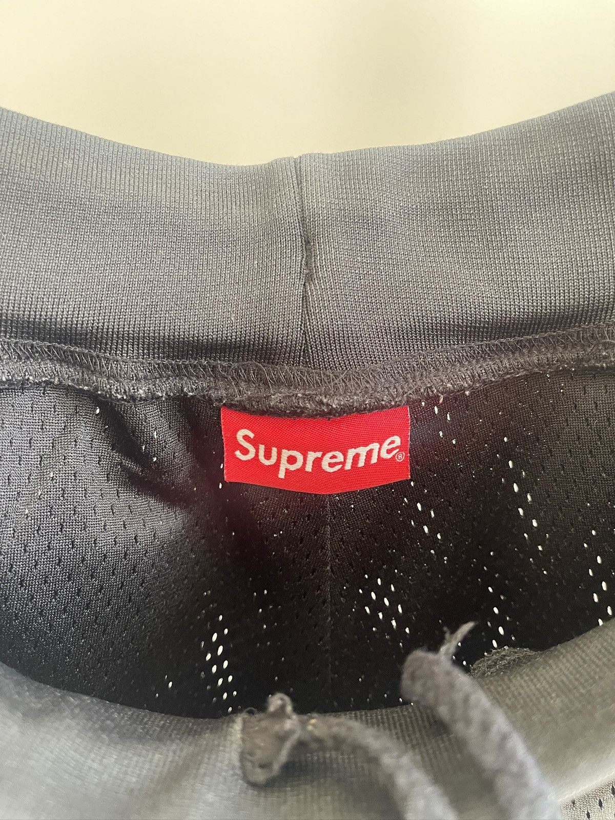 Supreme Short Supreme Size US 30 / EU 46 - 9 Thumbnail