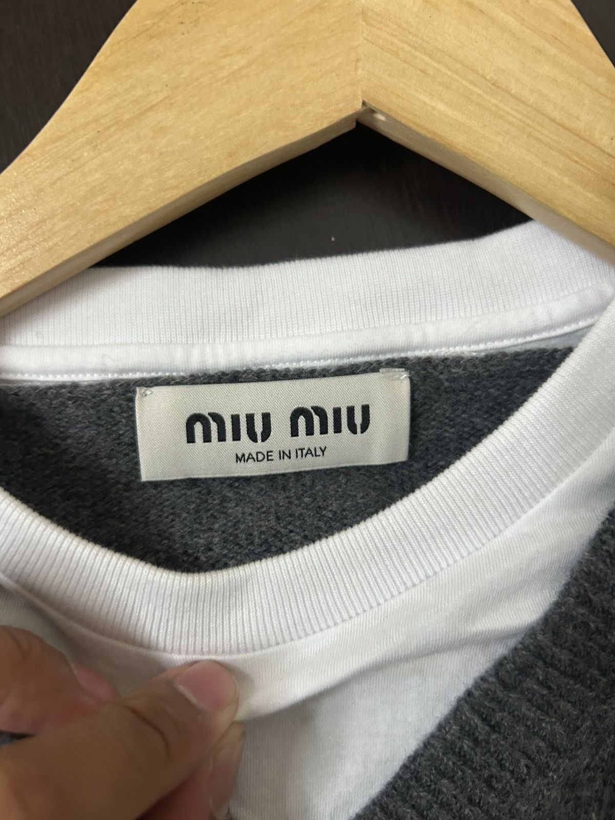 Miu Miu Miu Miu Cashmere V Neck Sweater Size US M / EU 48-50 / 2 - 4 Thumbnail