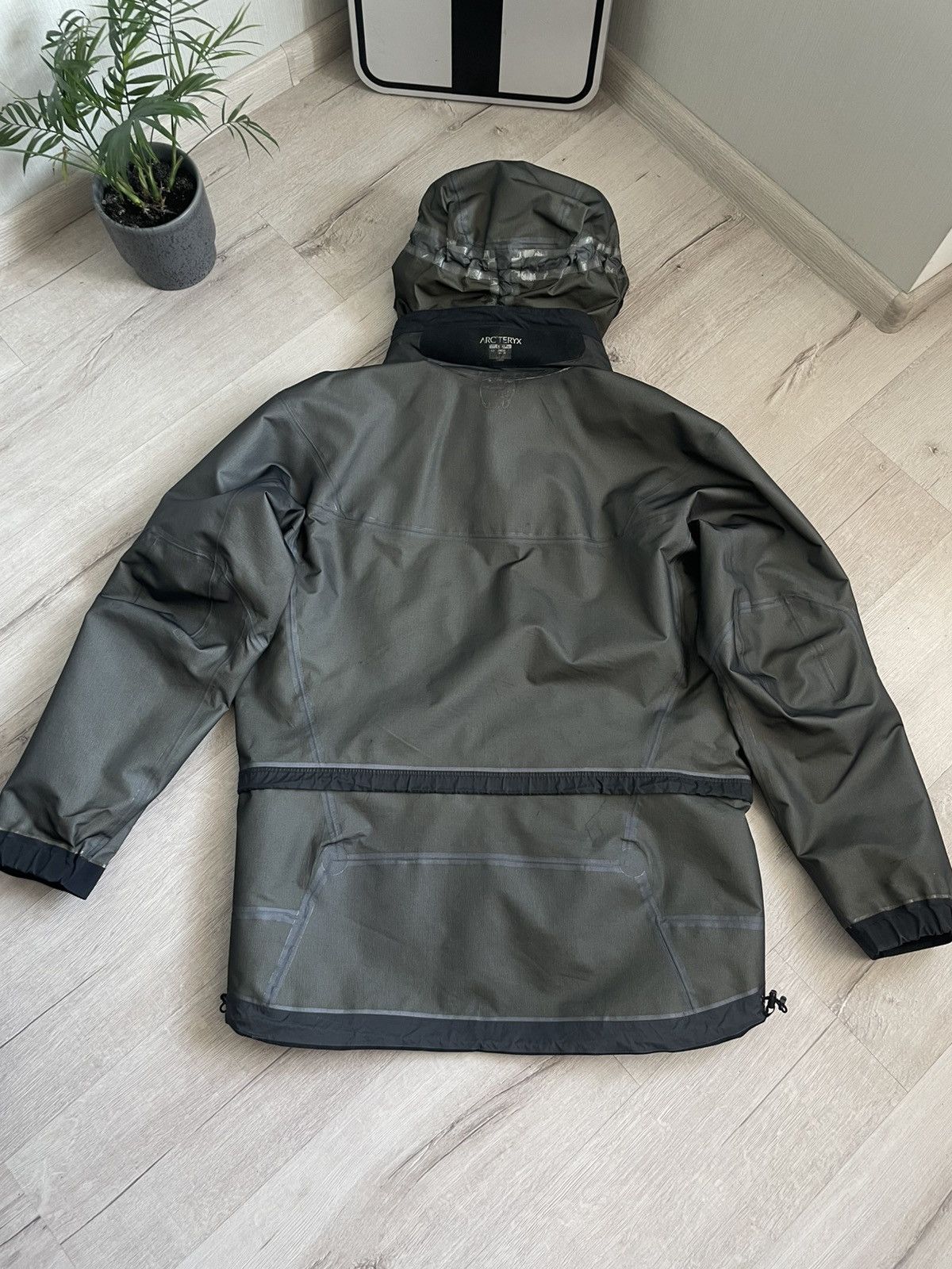 Arc'teryx Arc’teryx Theta AR GoreTex Pro Shell Jacket Vintage XCR Size US L / EU 52-54 / 3 - 16 Thumbnail