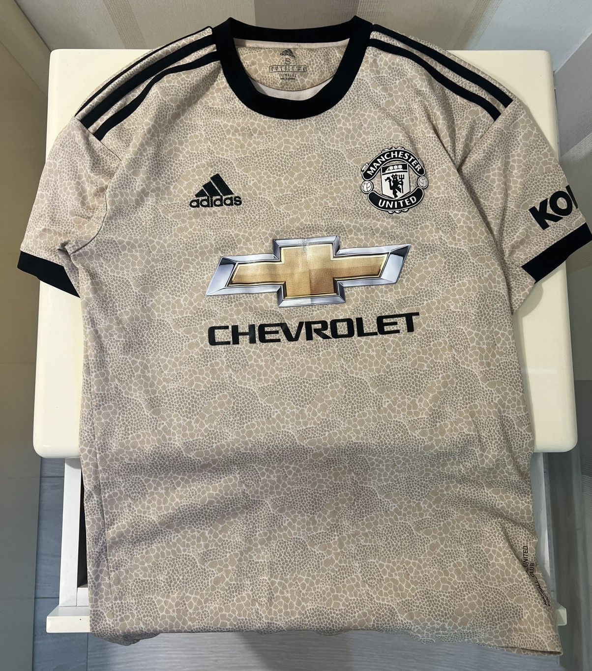 Adidas × Vintage Manchester United Jersey 2019 Away Shirt Adidas DX8945 Boys Size US S / EU 44-46 / 1 - 1 Thumbnail