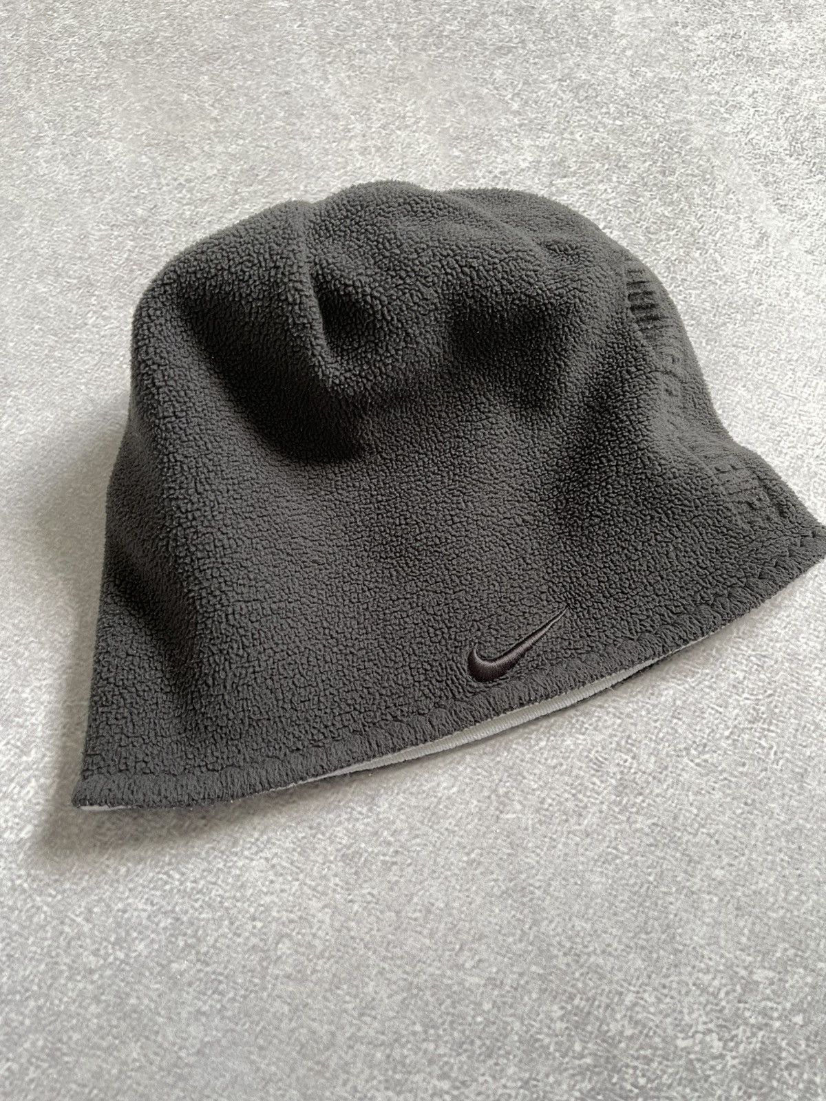 Nike Vintage Nike Reversible Fleece Y2k Swoosh Beanie Hat Size ONE SIZE - 8 Thumbnail