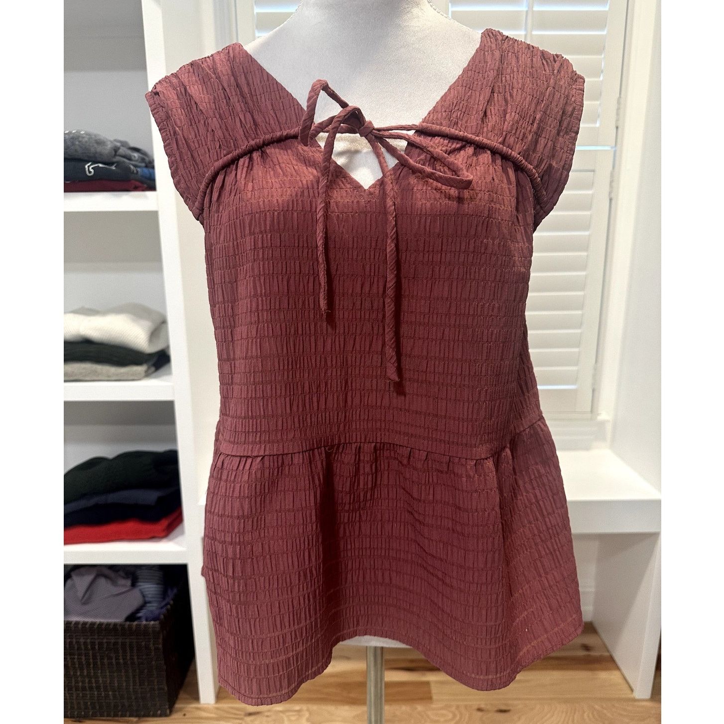 Loft Loft Sleeveless V Neck Textured Blush Rose Pink Blouse XS Size XS / US 0-2 / IT 36-38 - 2 Thumbnail