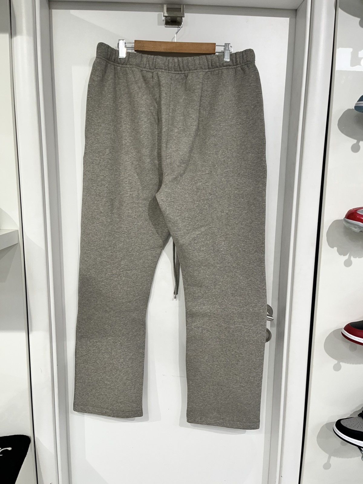 Fear of God Fear Of God Essentials Sweatpants Dark Oatmeal (SS22) Size US 38 / EU 54 - 2 Thumbnail