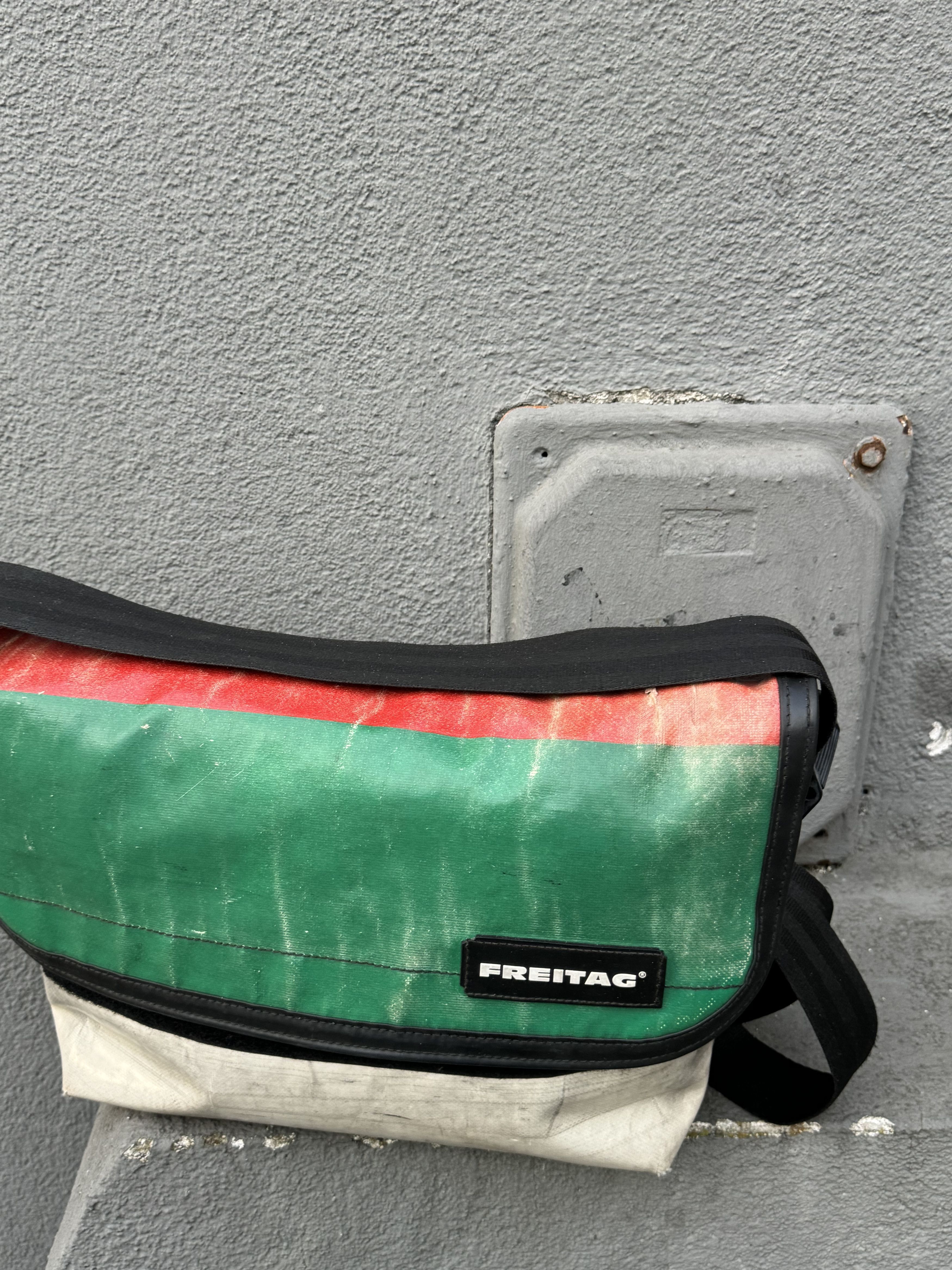 Freitag × Japanese Brand × Vintage FREITAG F42 6 Webstripe Messenger Shoulder Bag Red Green Size ONE SIZE - 2 Thumbnail