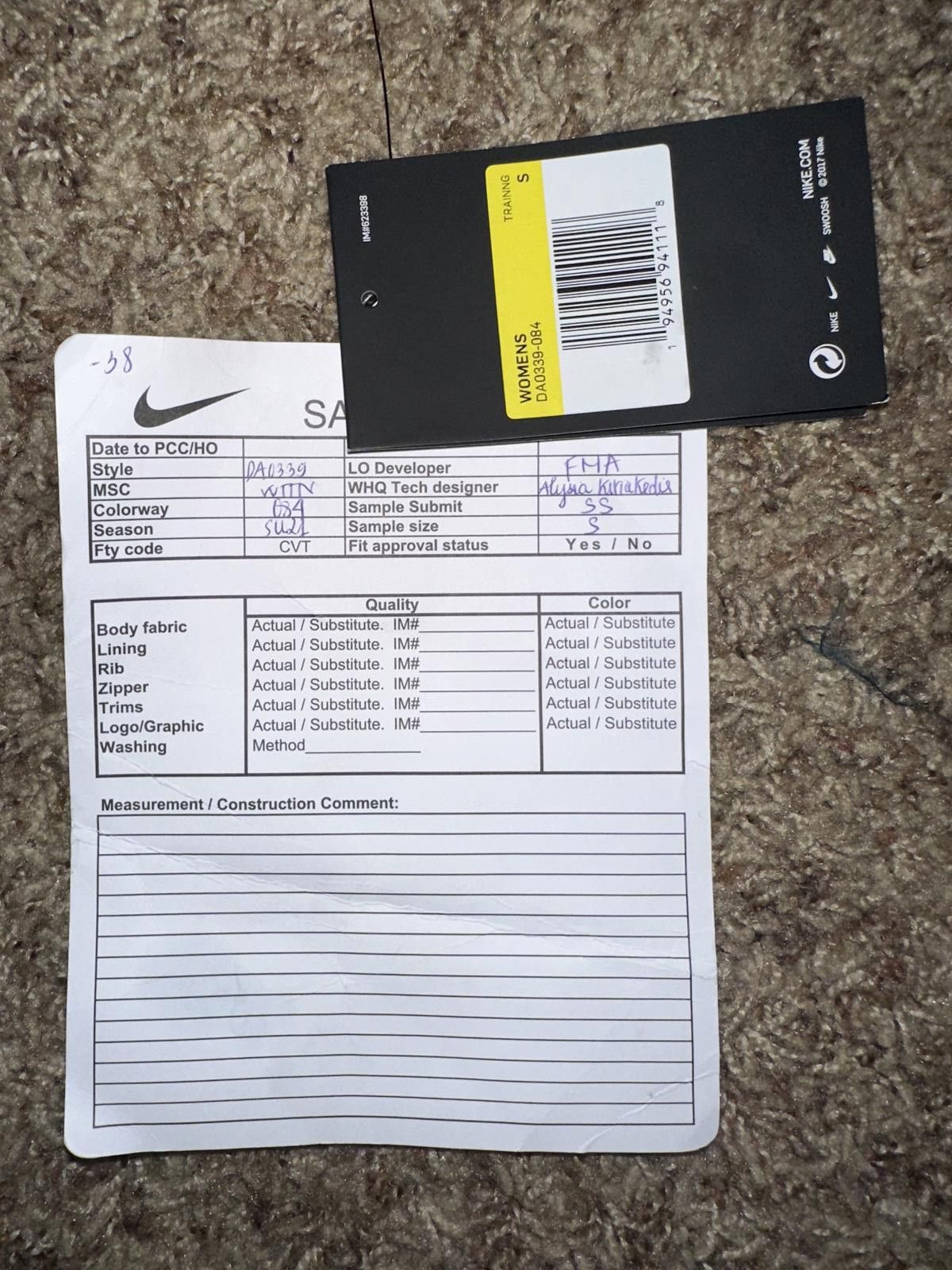 Nike Nike Women's One Icon Mid-Rise Crop High Waisted Tie-Dye Leggings Sample Size 28" / US 6 / IT 42 - 7 Thumbnail