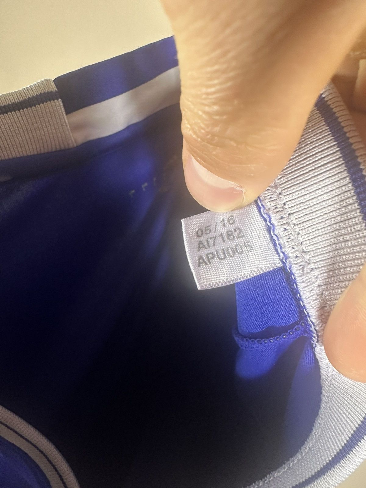 Adidas Chelsea 2016-17 Home Shirt L Size US L / EU 52-54 / 3 - 6 Thumbnail