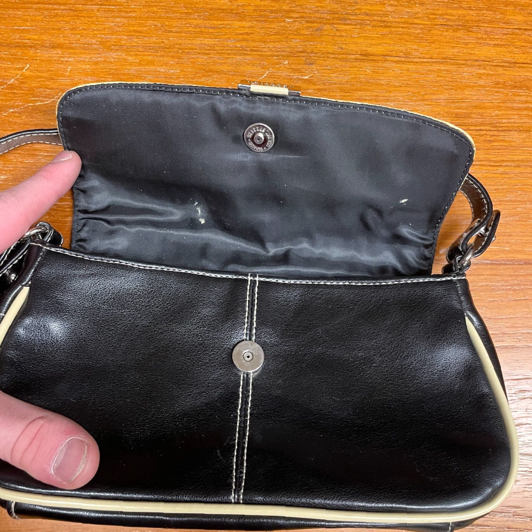 Vintage VINTAGE Kenneth Cole Reaction Shoulder Bag Black 90s Retro Convertible Satchel Womens Small Size ONE SIZE - 5 Thumbnail