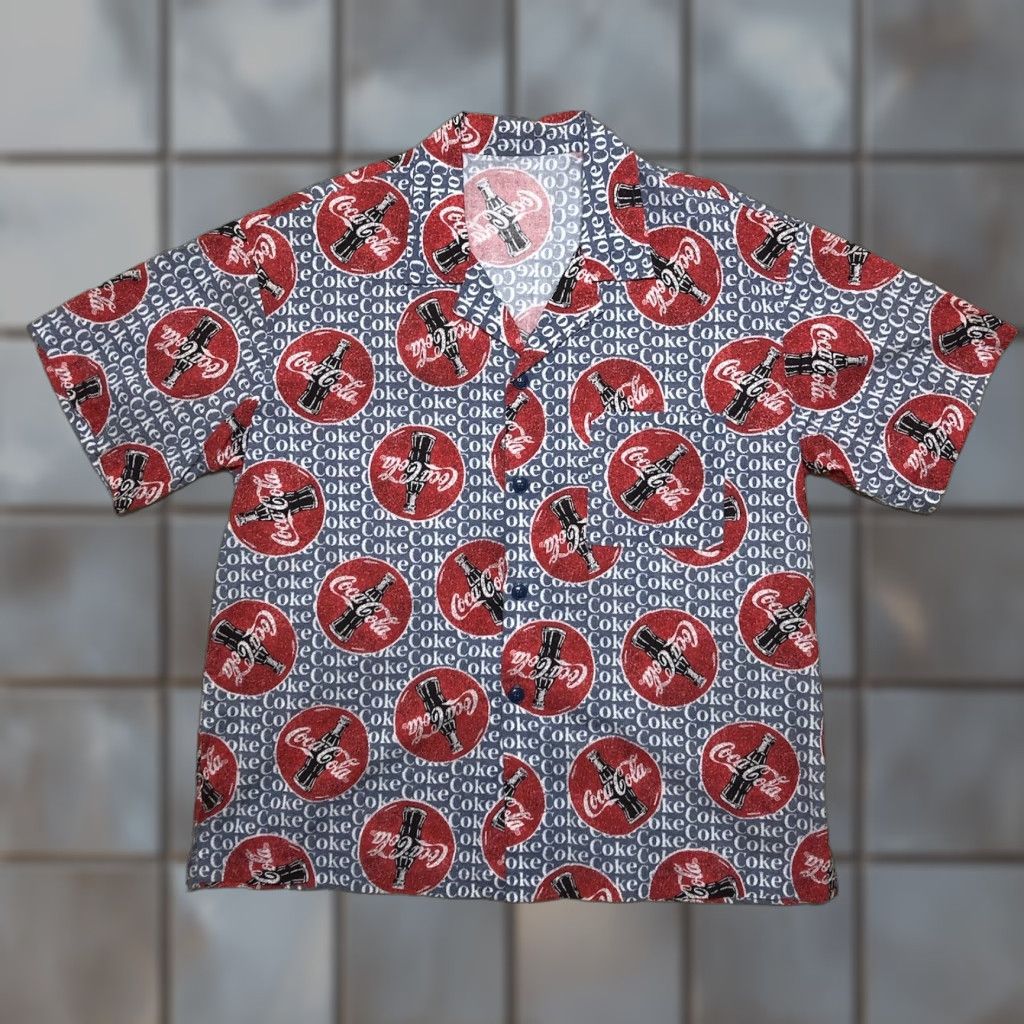 Vintage Coca Cola All Over Print Mens Button Up Shirt Size XL Red Coke Bottles Size US XL / EU 56 / 4 - 1 Thumbnail
