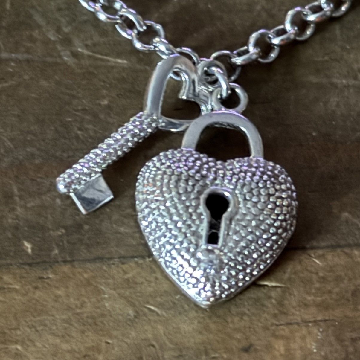 Other Silver tone padlock heart and key charm bracelet Size ONE SIZE - 5 Thumbnail