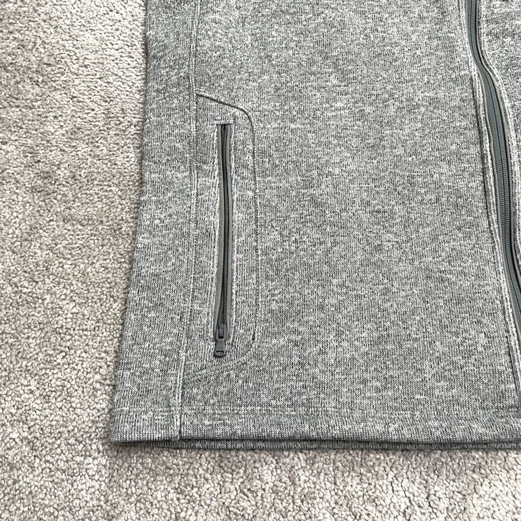 Vineyard Vines Vineyard Vines Gray Harbor Mountain Fleece Vest Large Mens Stand-Up Collar Full Zip Pockets Outdoor Outdoorwear Casual Travel Size US L / EU 52-54 / 3 - 7 Thumbnail