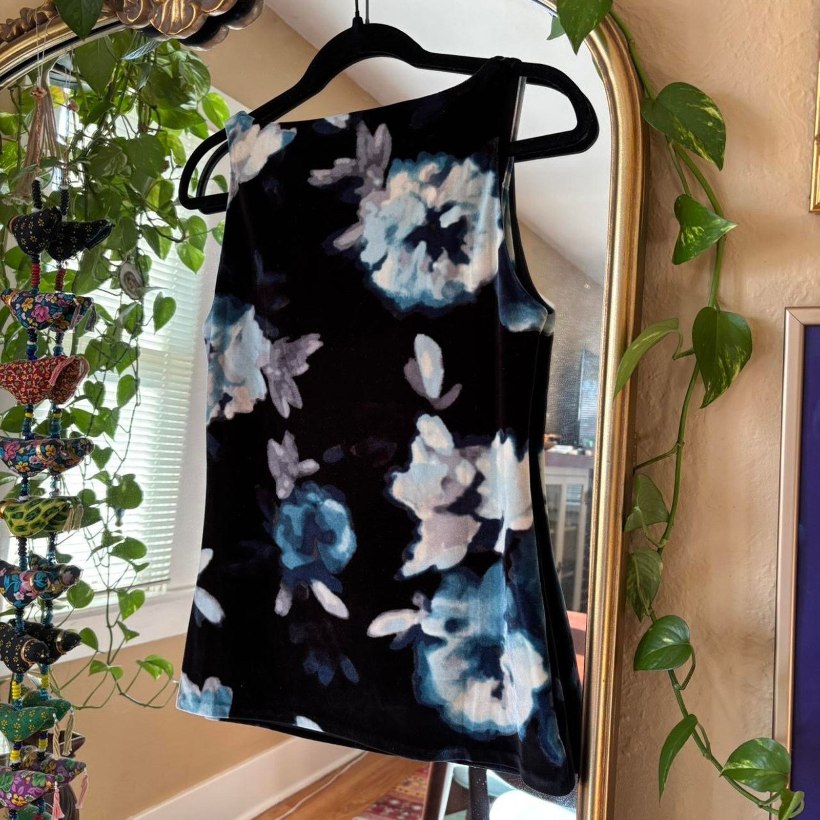 White House Black Market White House Black Market Velvet Floral Cowl Tank Top XS Size XS / US 0-2 / IT 36-38 - 6 Thumbnail