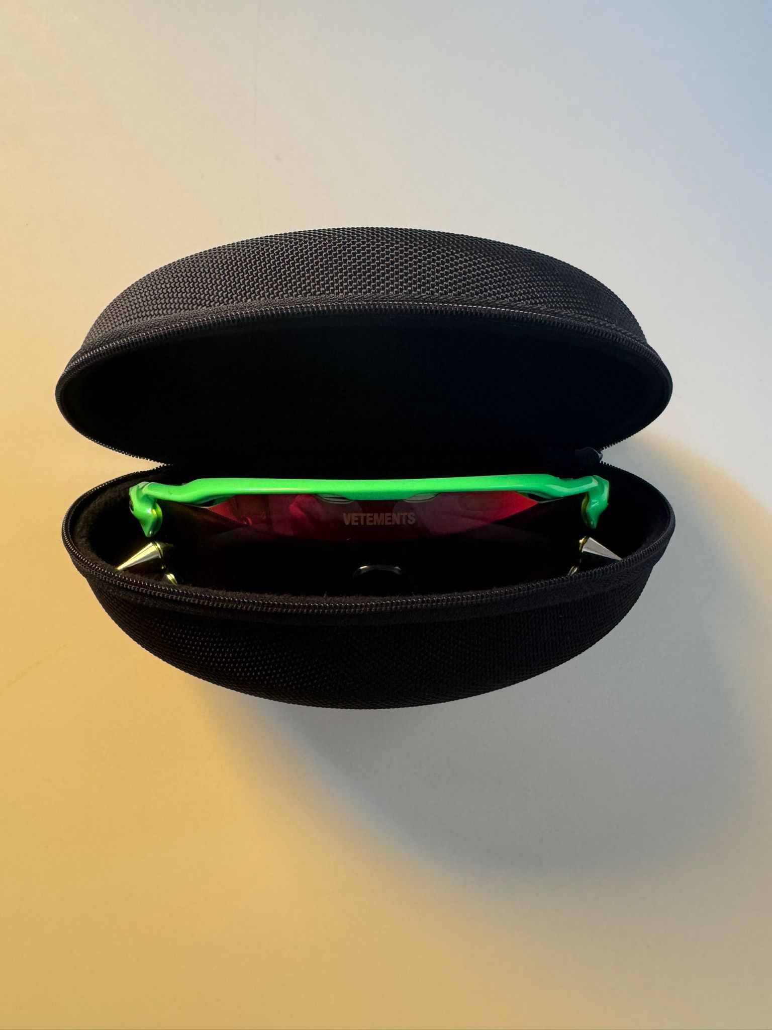 Oakley × Vetements Vetements x Oakley Spikes 200 Sunglasses Size ONE SIZE - 2 Thumbnail
