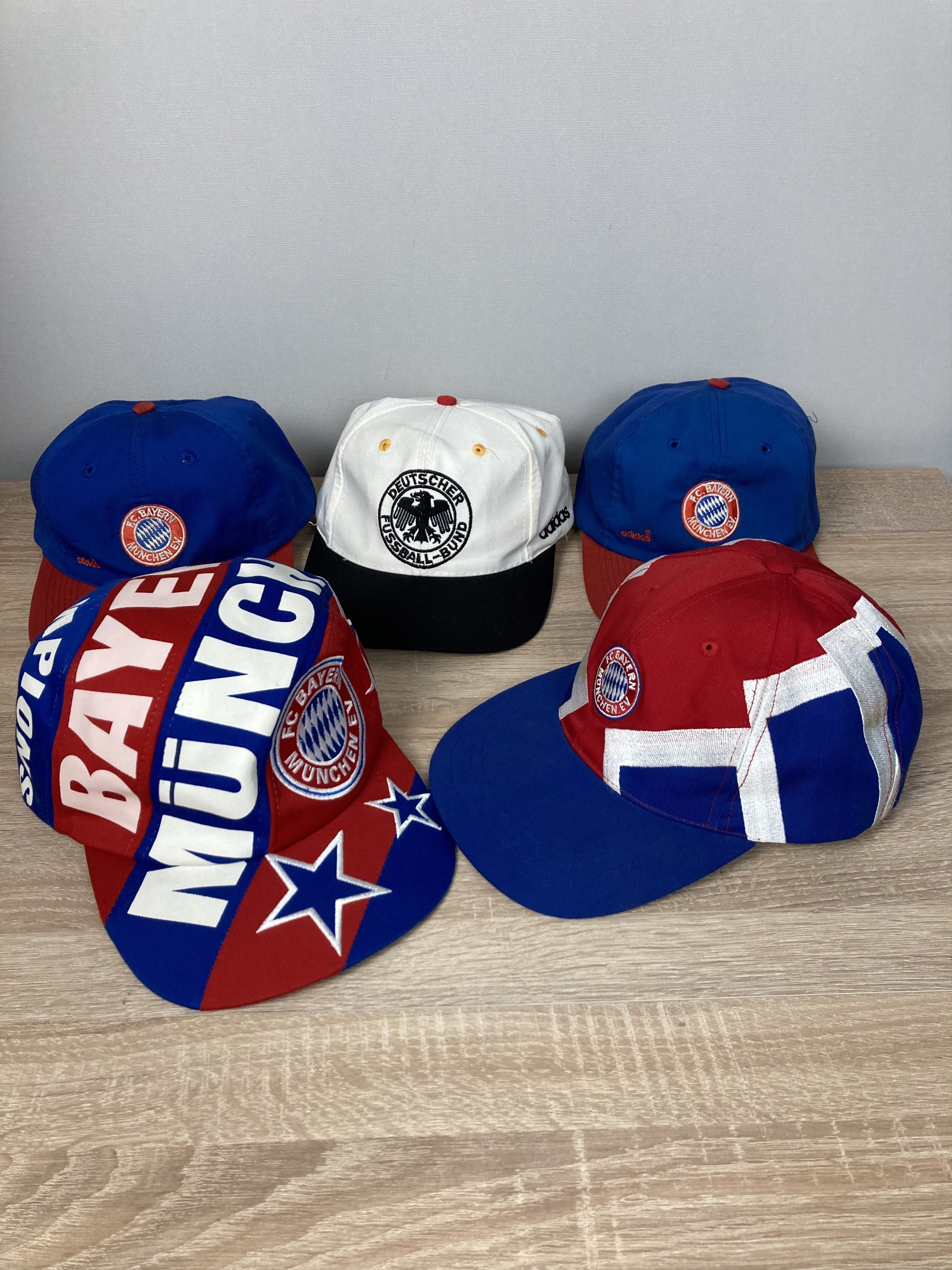 Sports Specialties × Vintage Collection of Caps German Bundesliga Team Bayern Munich 70s+ Size ONE SIZE - 1 Thumbnail