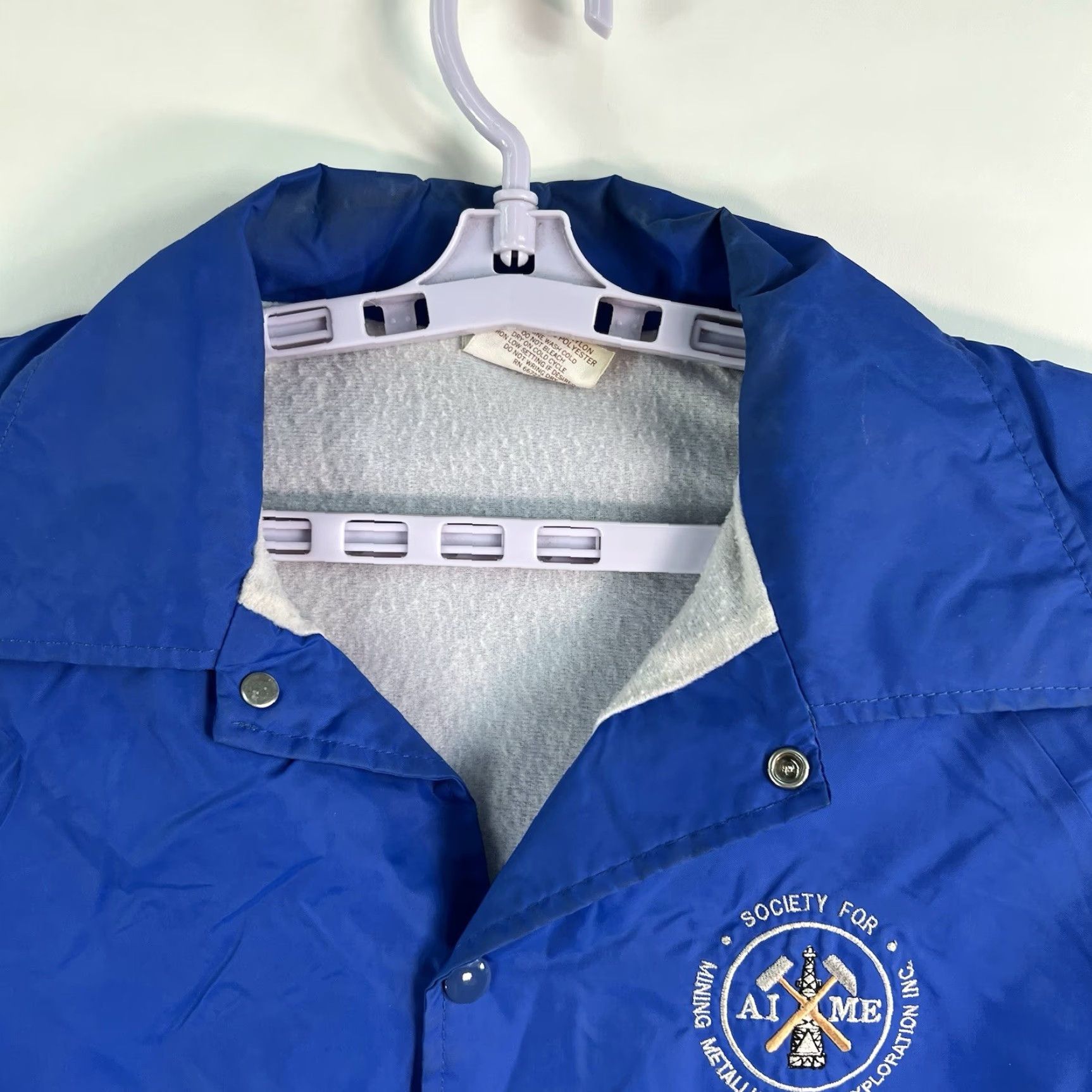 Vintage VTG AIME Society For Mining Metallurgy & Exploration Jacket Men’s SZ L Blue Shirt Windbreaker 80s Mens Size US L / EU 52-54 / 3 - 3 Thumbnail