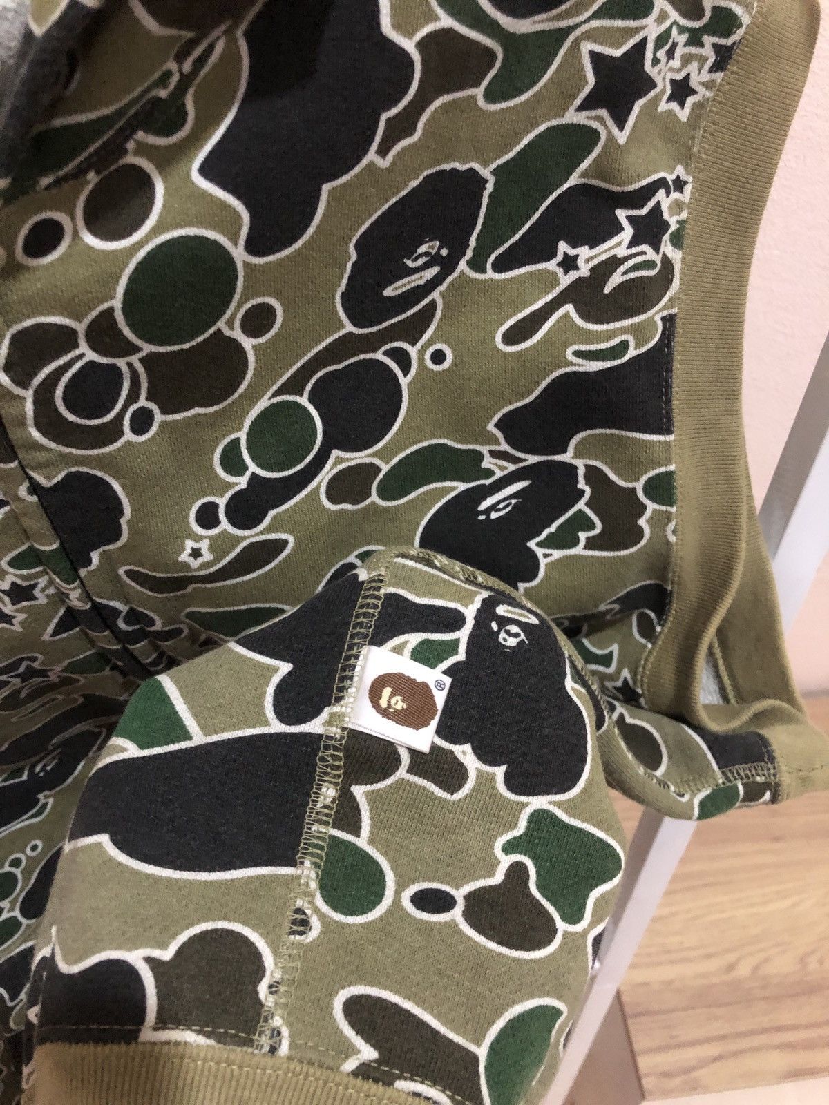 Bape OG Bape Vest Hoodie Green 1st Camo Bapesta Size US M / EU 48-50 / 2 - 4 Thumbnail
