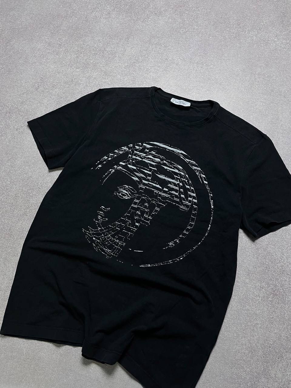 Vintage Vintage Versace Medusa Big Logo T-shirt L Size US L / EU 52-54 / 3 - 2 Thumbnail