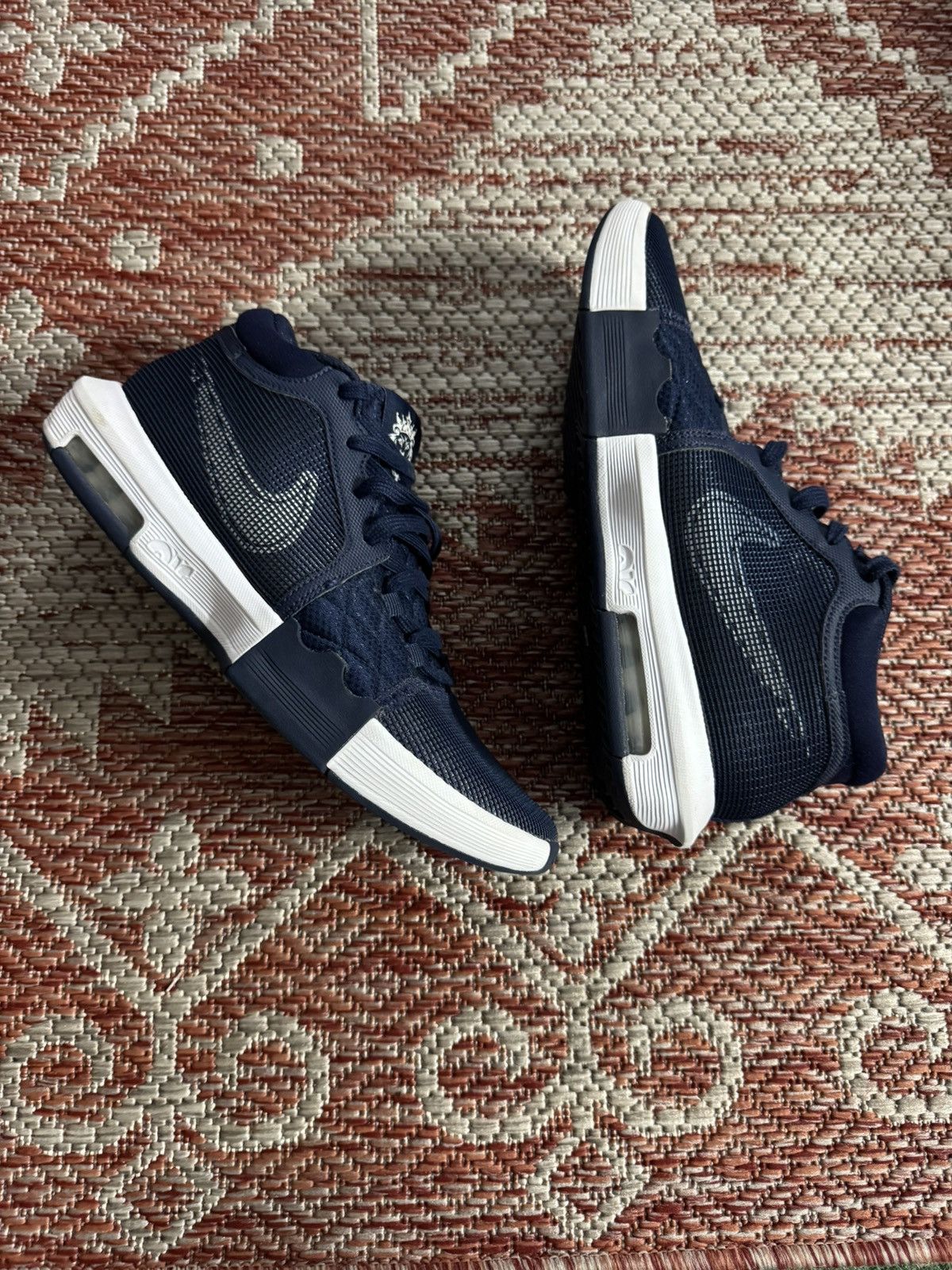 Nike Nike LeBron Witness 8 TB Sz 10 Used Navy No Box Size US 10 / EU 43 - 1 Thumbnail