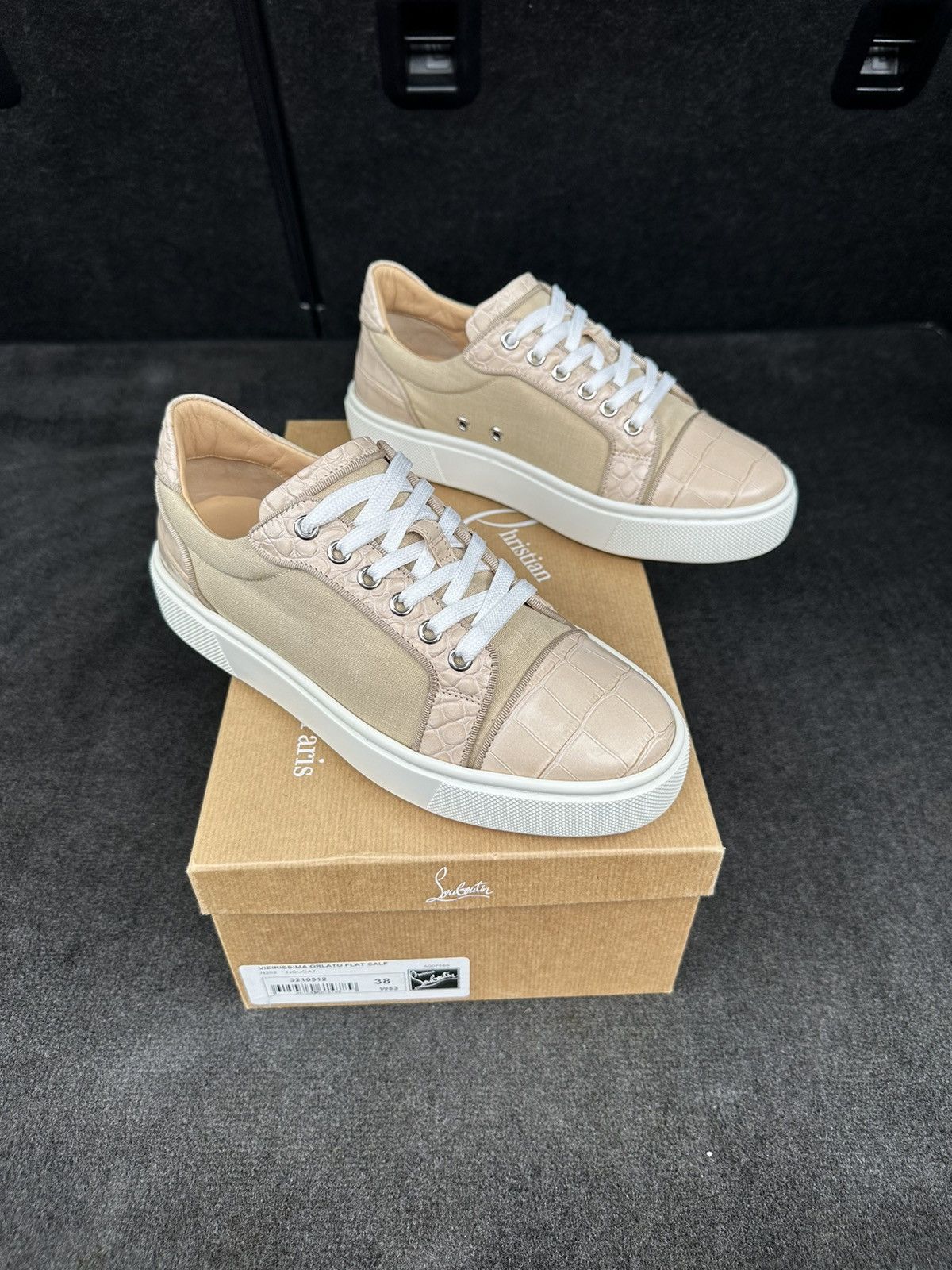 Christian Louboutin Women’s Christian Louboutin Vieirissima Orlato Flat Calf Size US 8 / IT 38 - 6 Thumbnail
